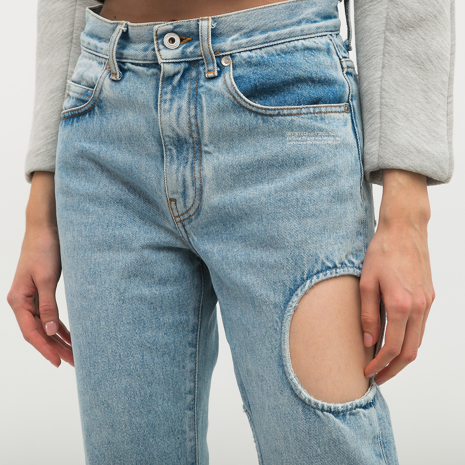 Джинсы голубого цвета Off-White - фото из каталога магазина брендовой одежды Second Friend Store Джинсы Off-White - купить оригинал в секонд-хенде SFS - 4