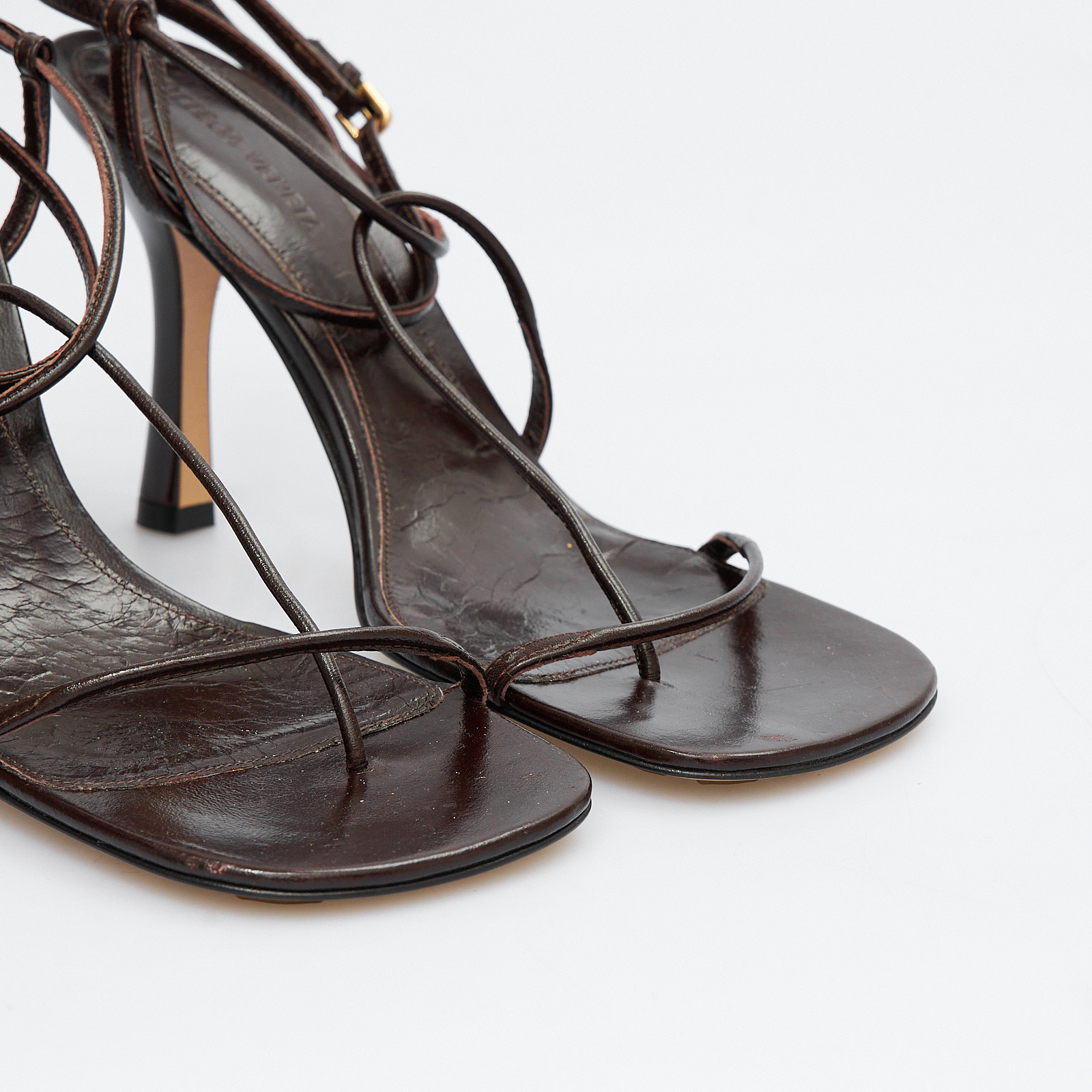 Босоножки коричневого цвета Bottega Veneta - фото из каталога магазина брендовой одежды Second Friend Store Босоножки Bottega Veneta - купить оригинал в секонд-хенде SFS - 4