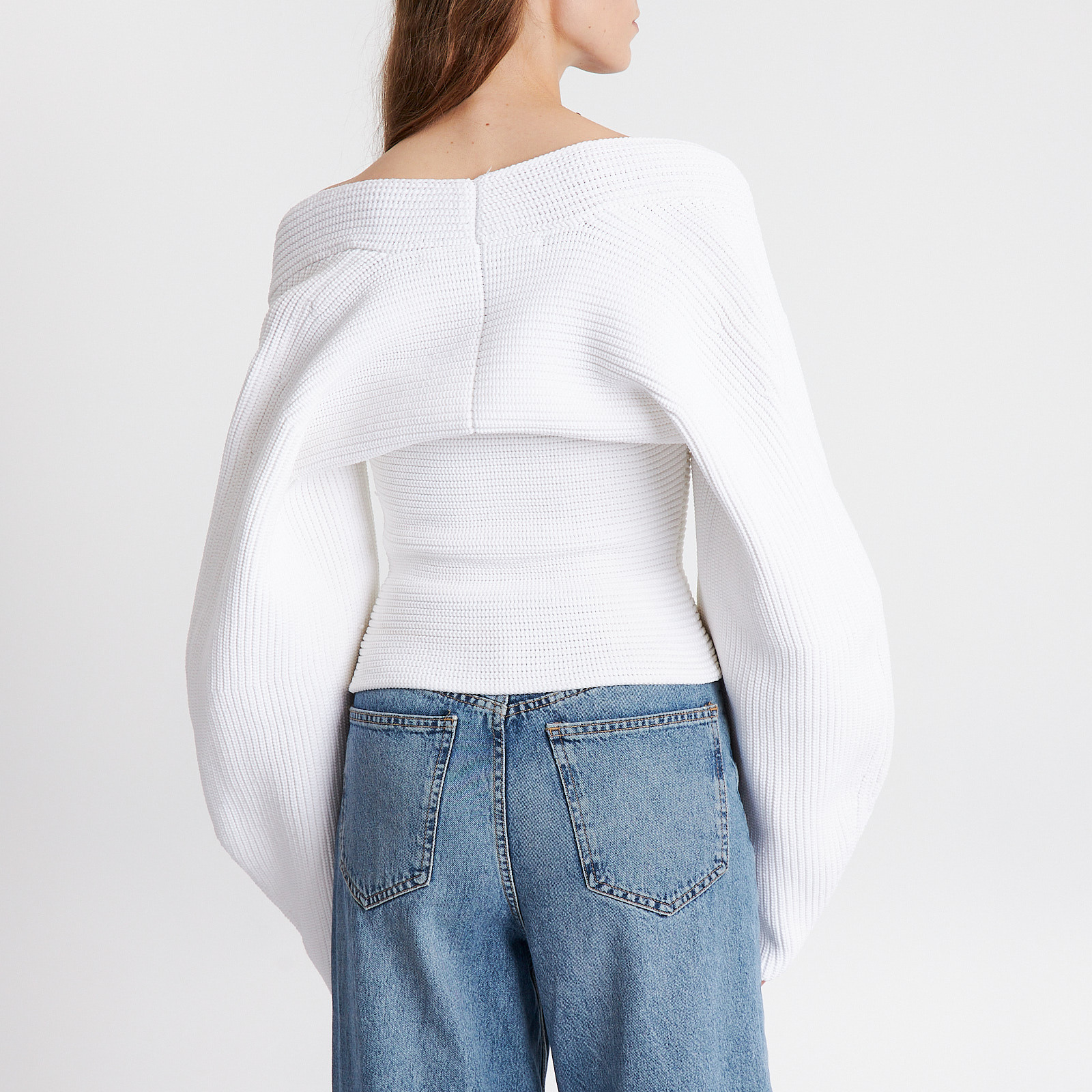 Джемпер белого цвета Alexander Wang - фото из каталога магазина брендовой одежды Second Friend Store Джемпер Alexander Wang - купить оригинал в секонд-хенде SFS - 3