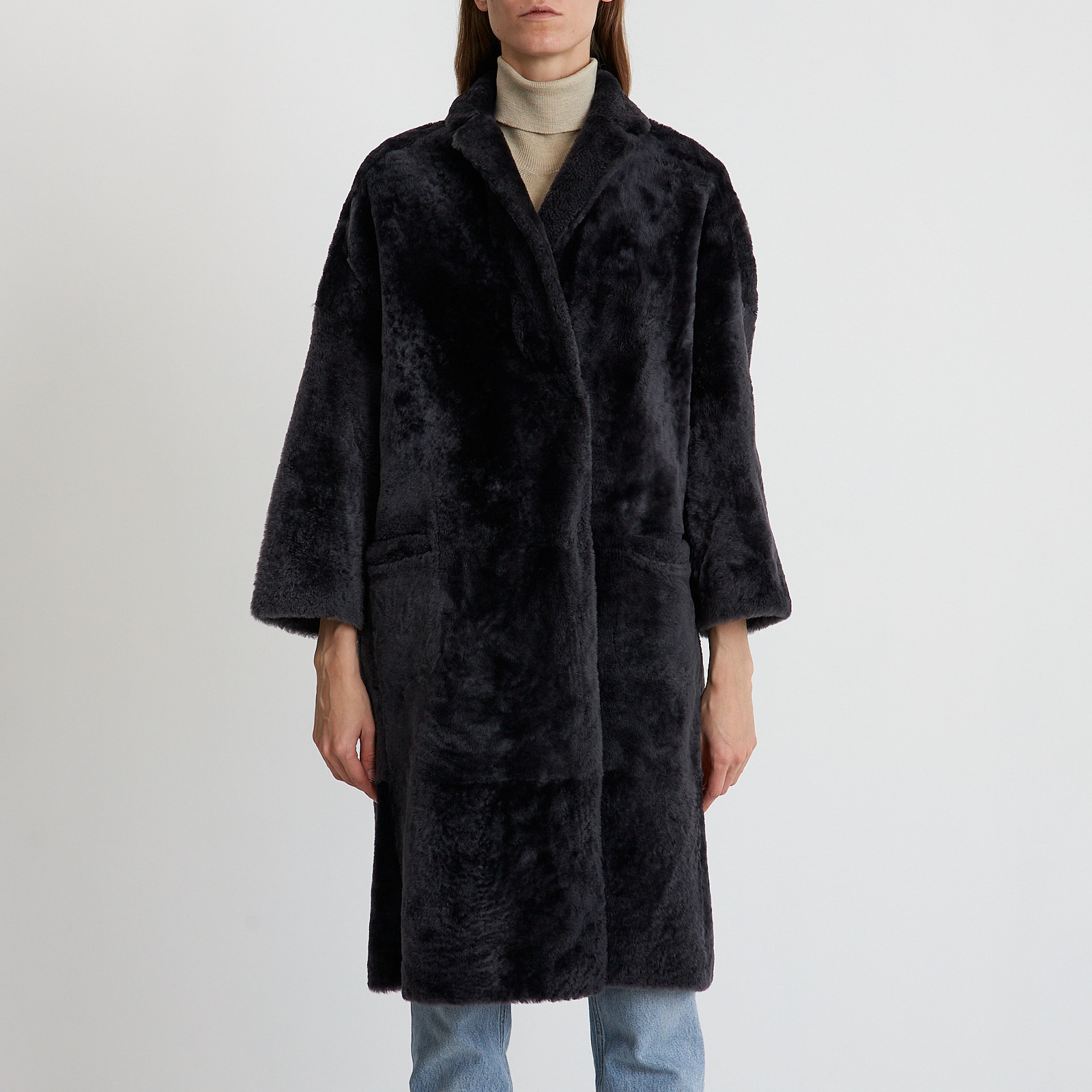 Дубленка серого цвета Brunello Cucinelli - фото из каталога магазина брендовой одежды Second Friend Store Дубленка Brunello Cucinelli - купить оригинал в секонд-хенде SFS - 1