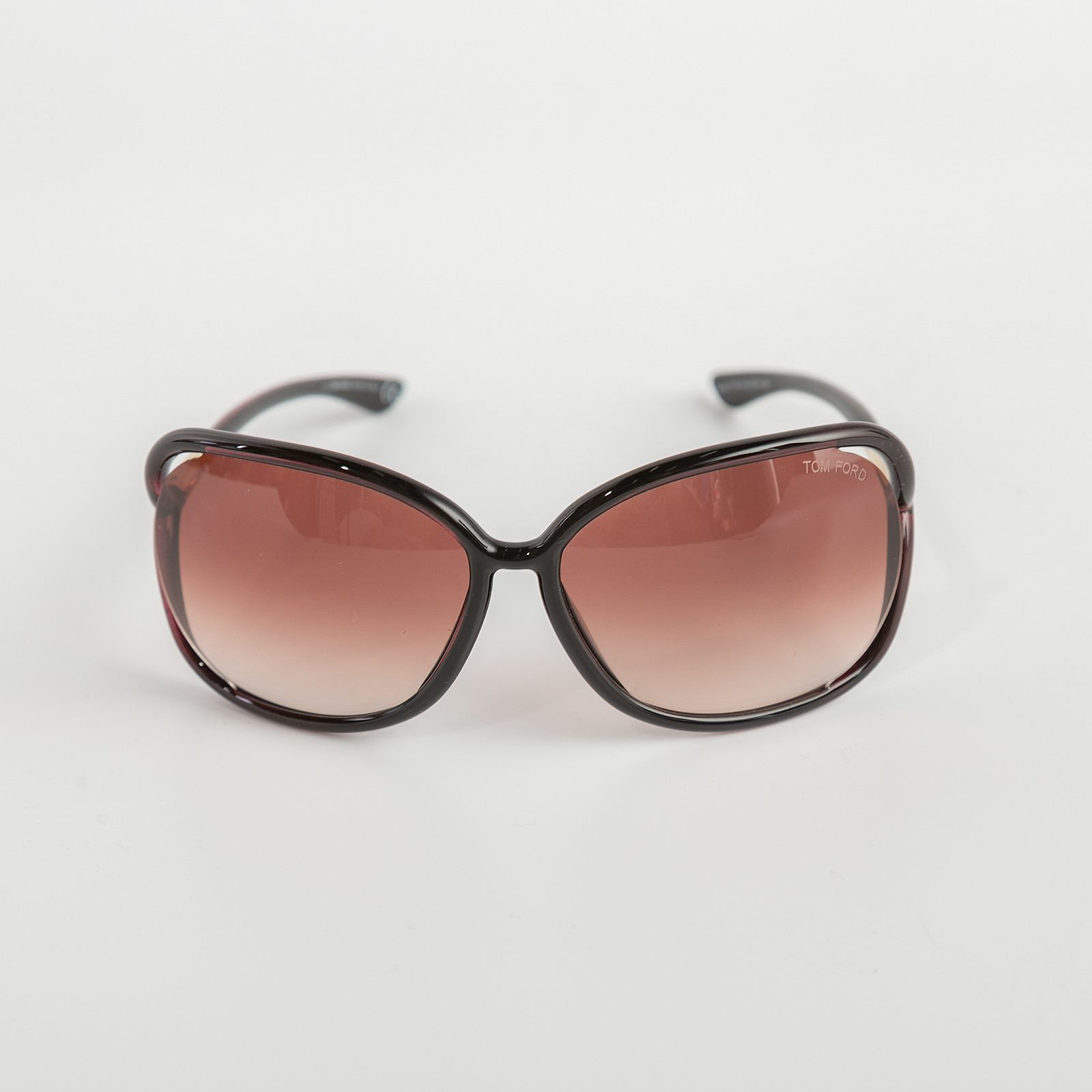 Солнцезащитные очки бордового цвета Tom Ford - фото из каталога магазина брендовой одежды Second Friend Store Солнцезащитные очки Tom Ford - купить оригинал в секонд-хенде SFS - 1