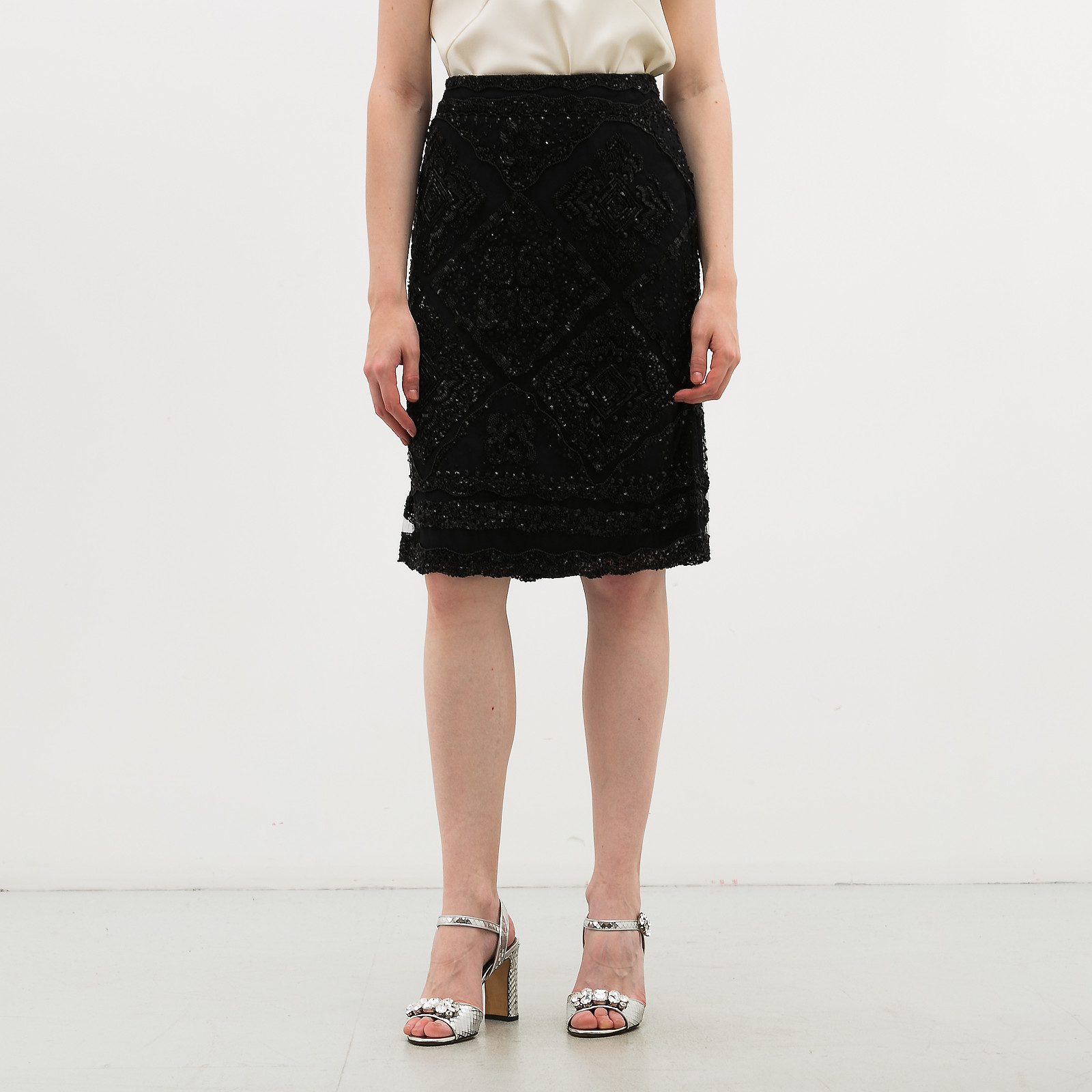 Юбка  черного цвета Valentino - фото из каталога магазина брендовой одежды Second Friend Store Юбка Valentino - купить оригинал в секонд-хенде SFS - 1