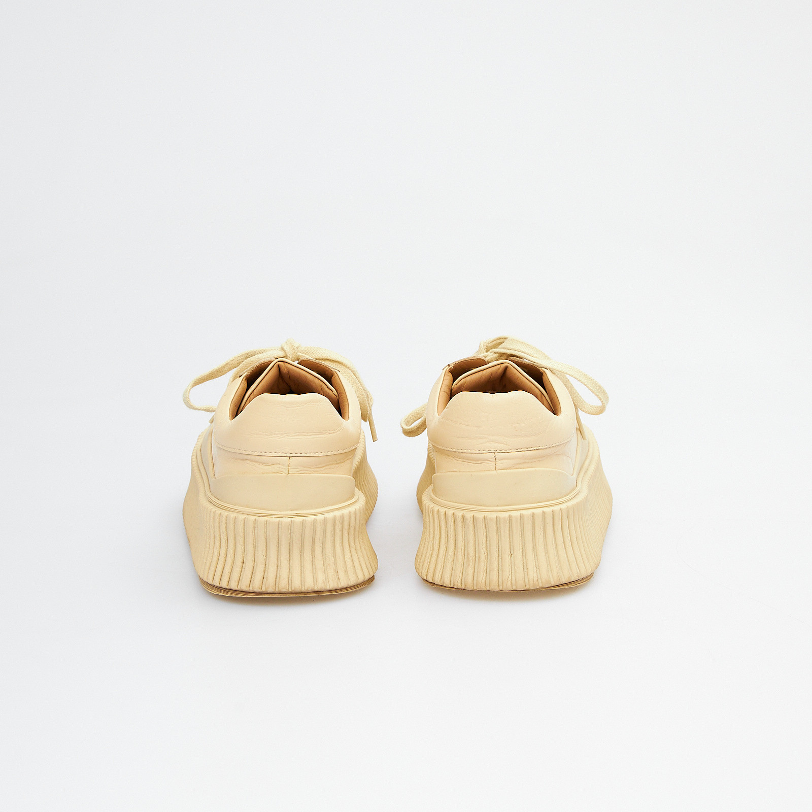 Кеды бежевого цвета Jil Sander - фото из каталога магазина брендовой одежды Second Friend Store Кеды Jil Sander - купить оригинал в секонд-хенде SFS - 3