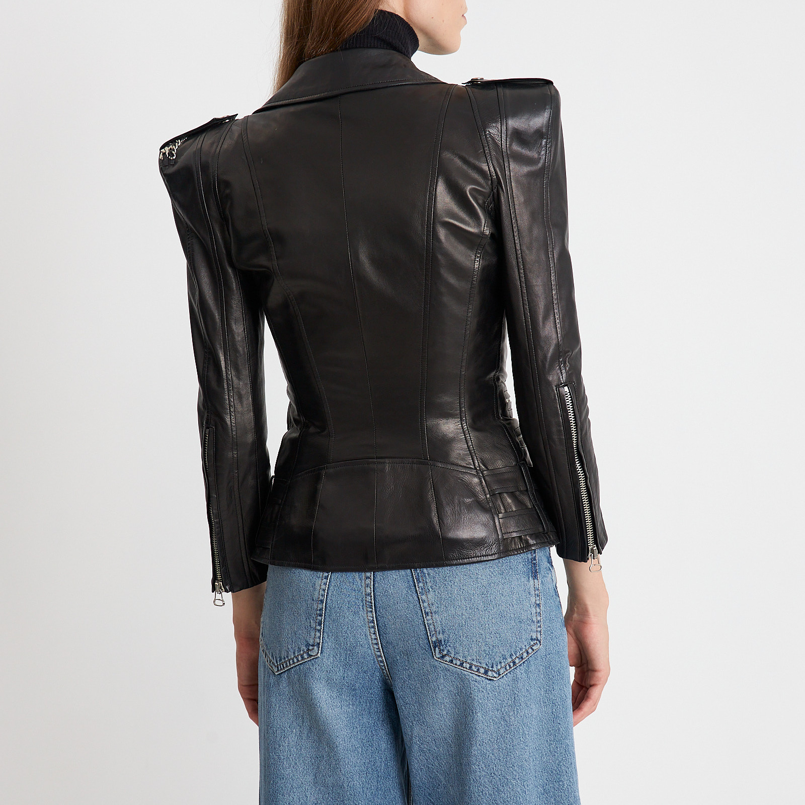 Куртка черного цвета Balmain - фото из каталога магазина брендовой одежды Second Friend Store Куртка Balmain - купить оригинал в секонд-хенде SFS - 3