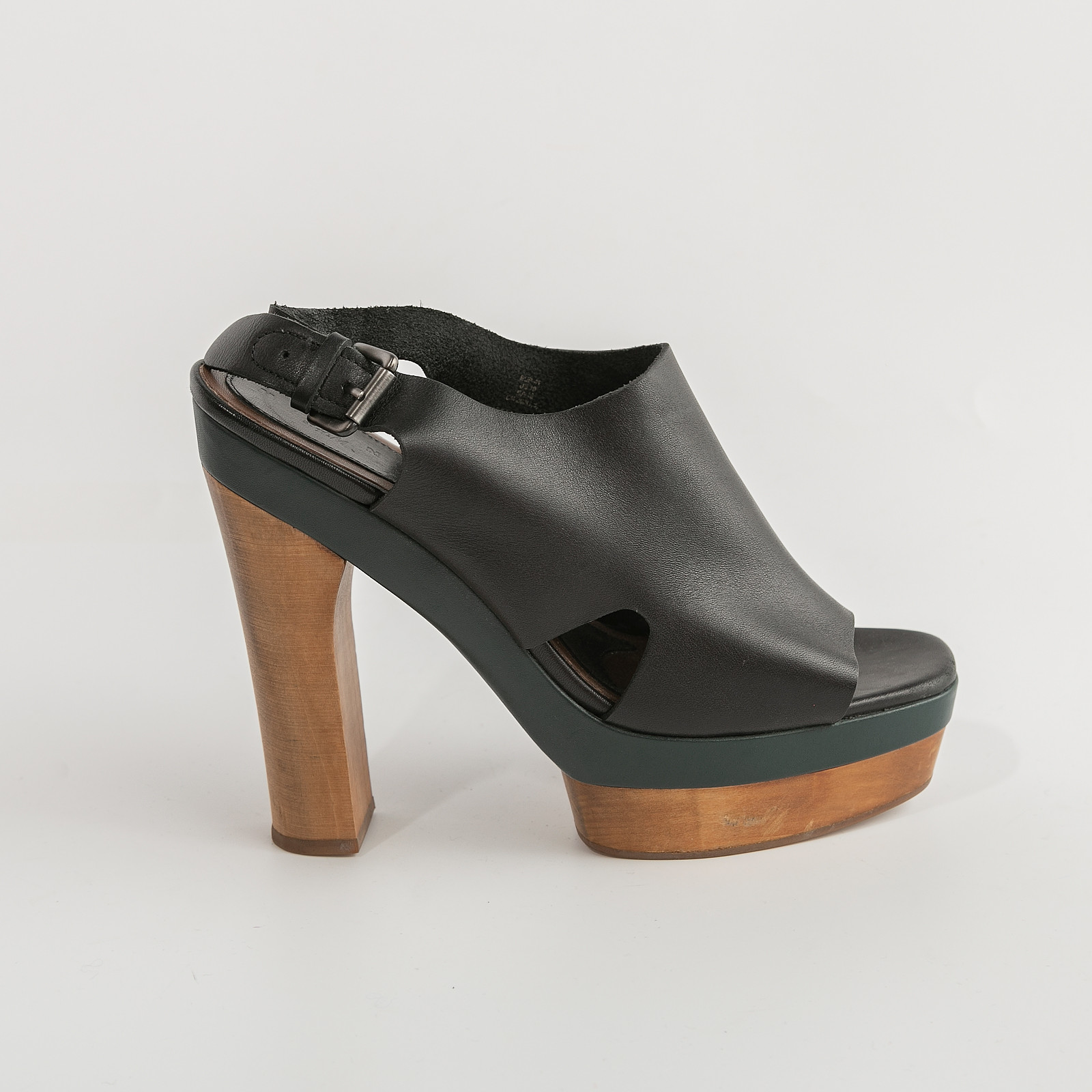 Босоножки H&M х черного цвета Marni - фото из каталога магазина брендовой одежды Second Friend Store Босоножки H&M х Marni - купить оригинал в секонд-хенде SFS - 1