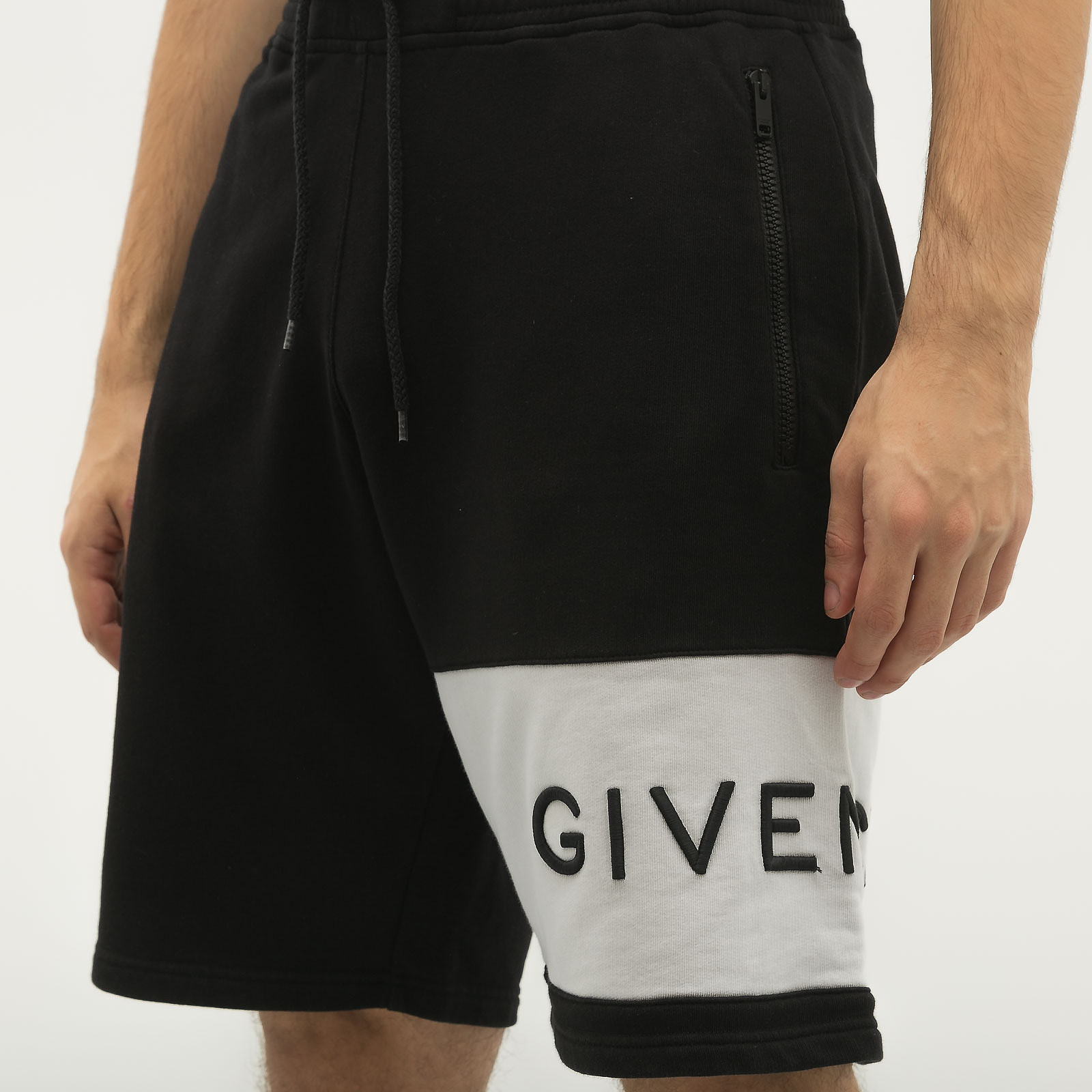 Шорты Givenchy - купить оригинал в секонд-хенде SFS