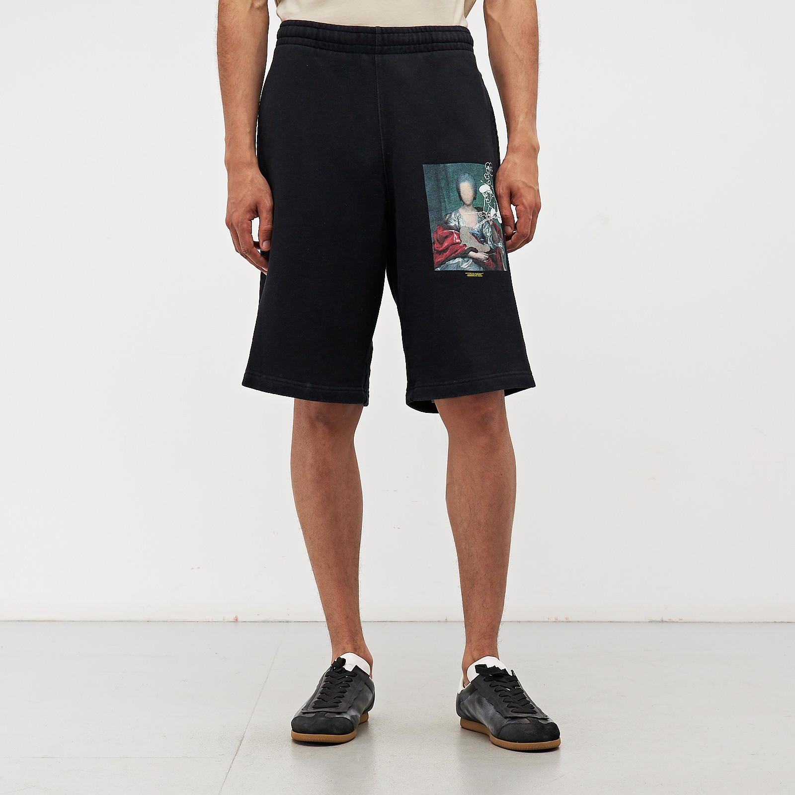 Шорты черного цвета Off-White - фото из каталога магазина брендовой одежды Second Friend Store Шорты Off-White - купить оригинал в секонд-хенде SFS - 1