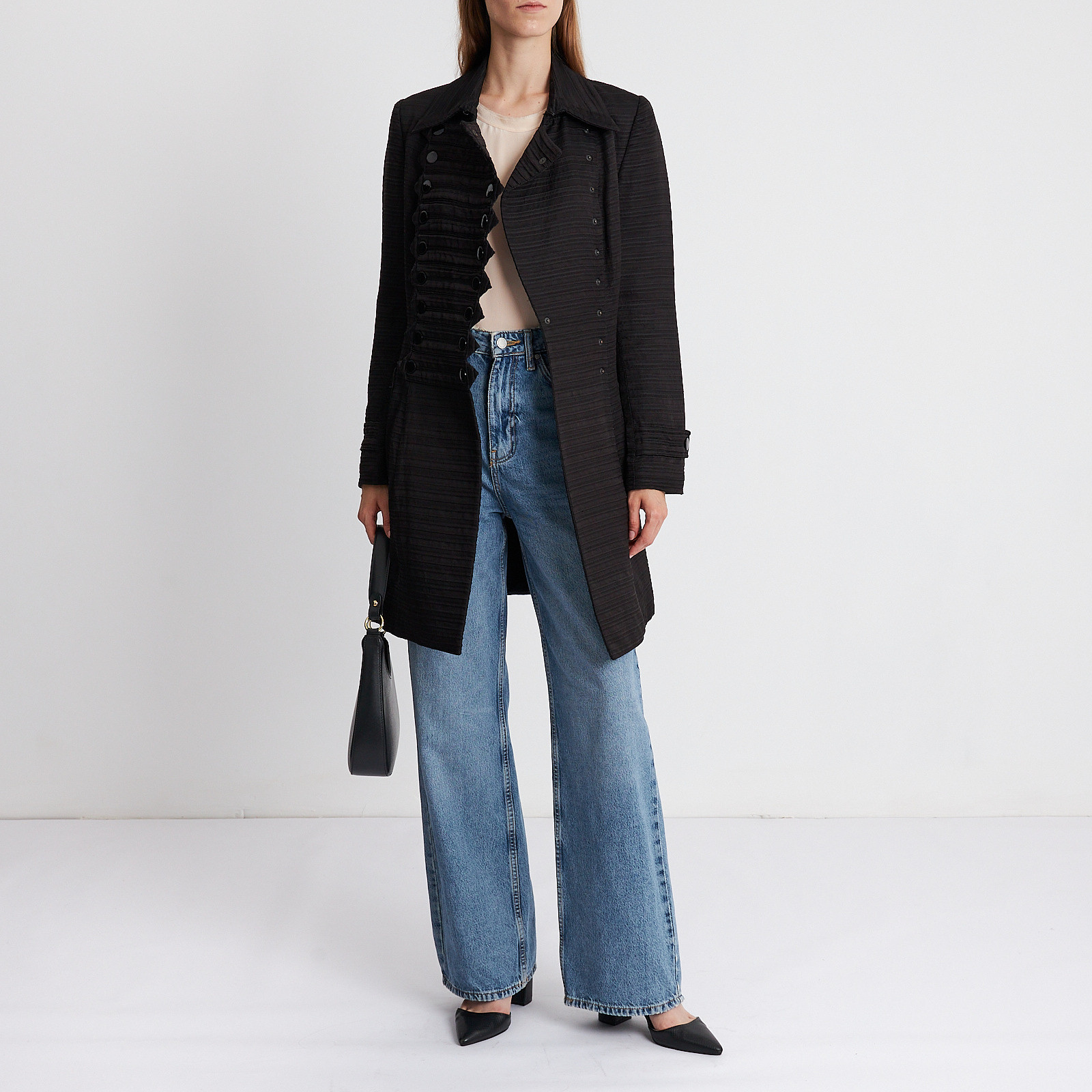 Плащ черного цвета Burberry Prorsum - фото из каталога магазина брендовой одежды Second Friend Store Плащ Burberry Prorsum - купить оригинал в секонд-хенде SFS - 2