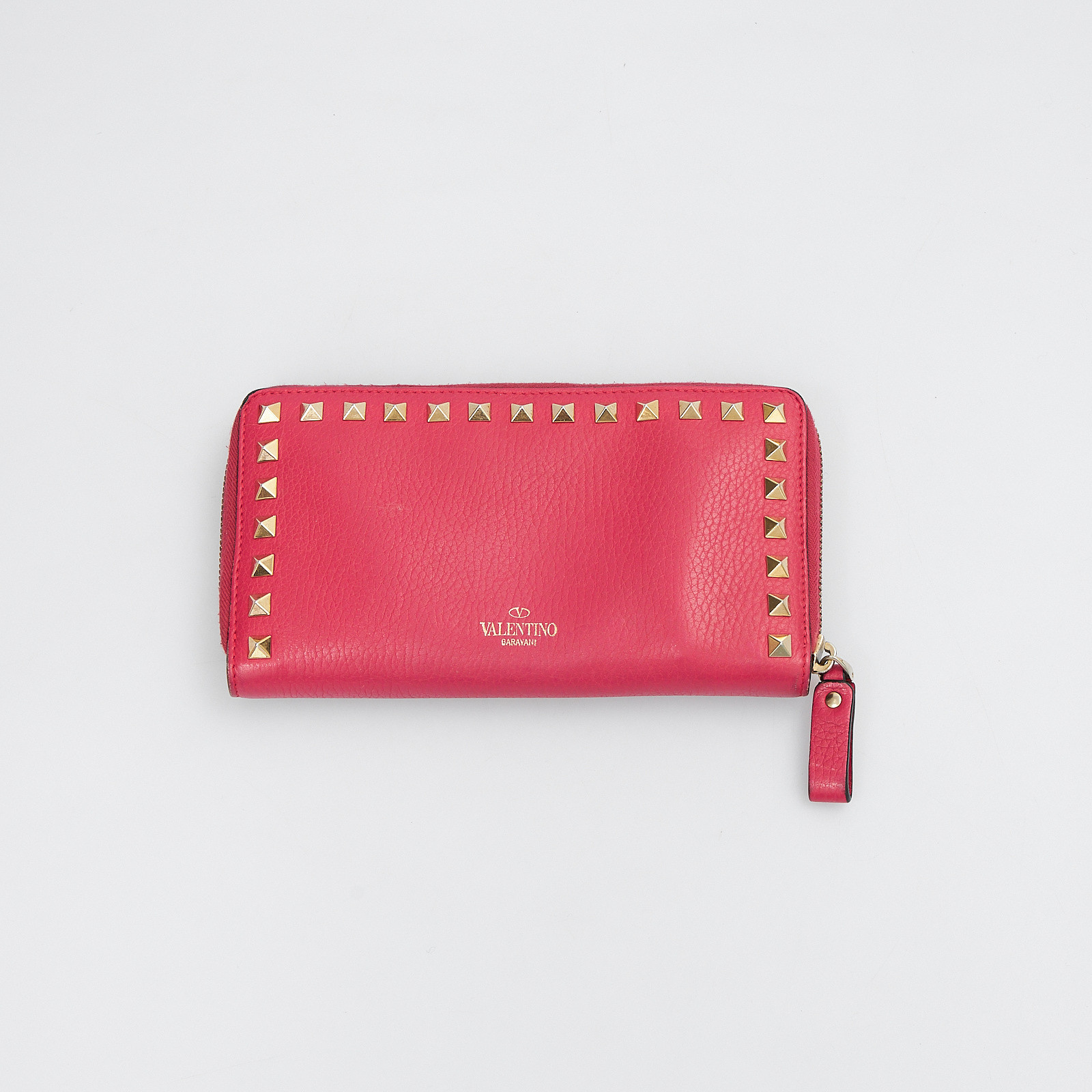 Кошелек розового цвета Valentino - фото из каталога магазина брендовой одежды Second Friend Store Кошелек Valentino - купить оригинал в секонд-хенде SFS - 1