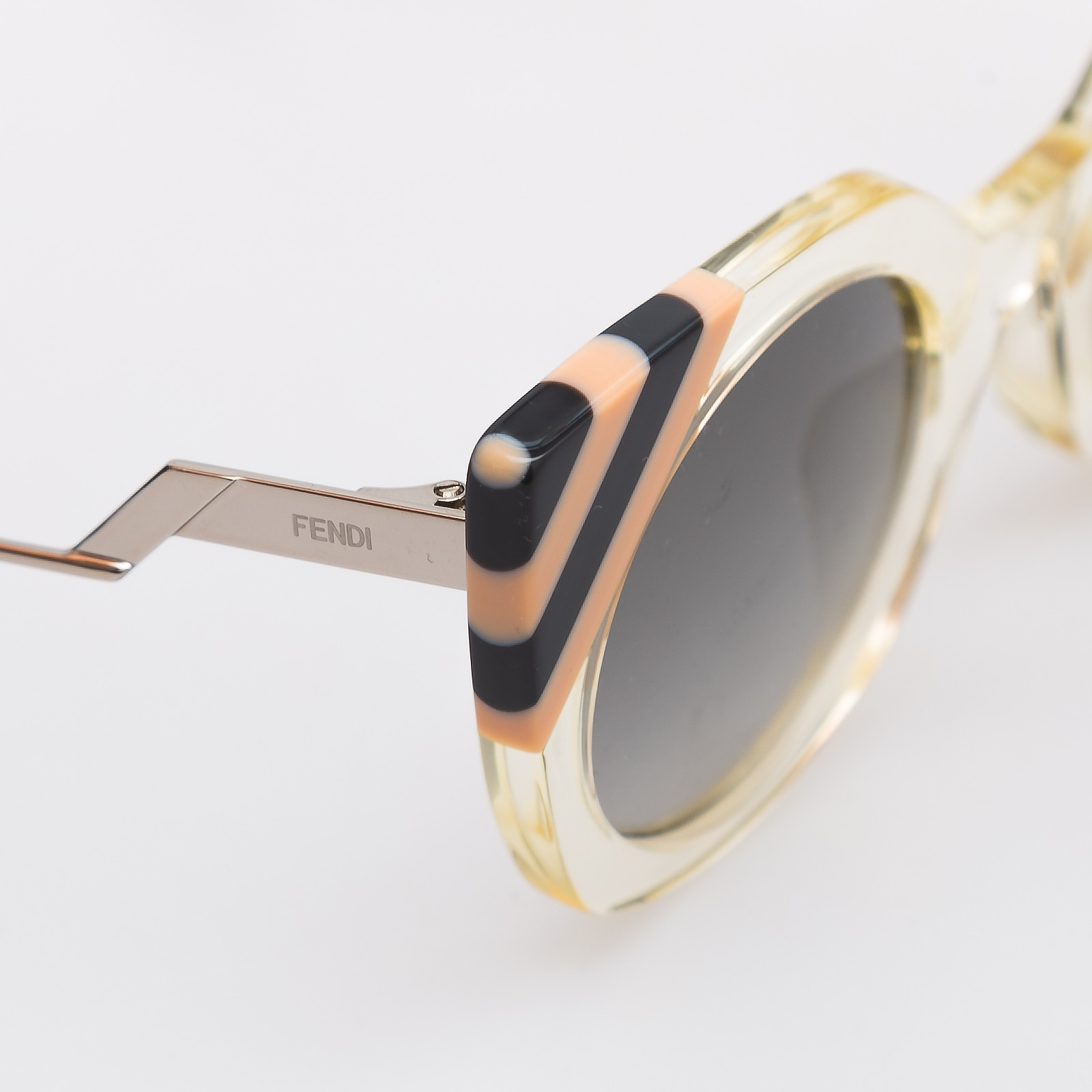 Солнцезащитные очки Fendi - купить оригинал в секонд-хенде SFS - 4