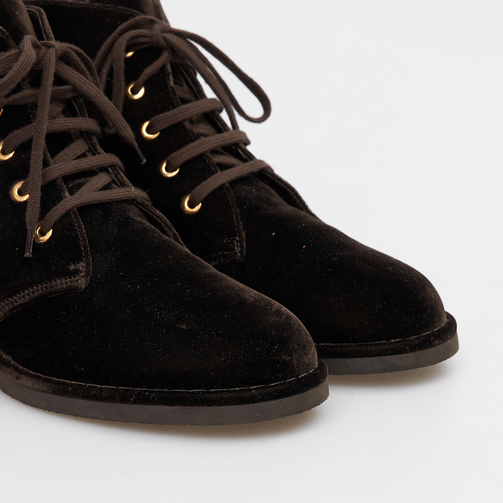 Ботинки коричневого цвета Chanel - фото из каталога магазина брендовой одежды Second Friend Store Ботинки Chanel - купить оригинал в секонд-хенде SFS - 4