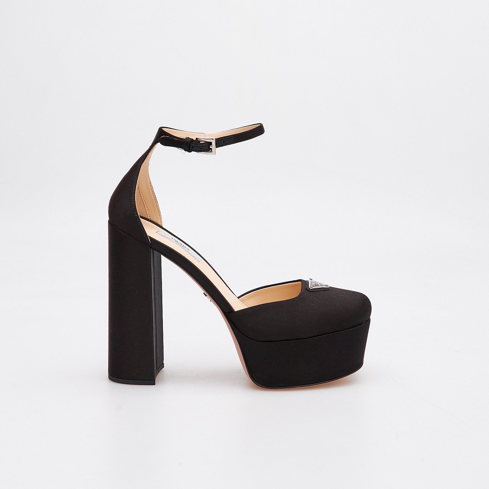 Туфли черного цвета Prada - фото из каталога магазина брендовой одежды Second Friend Store Туфли Prada - купить оригинал в секонд-хенде SFS - 1