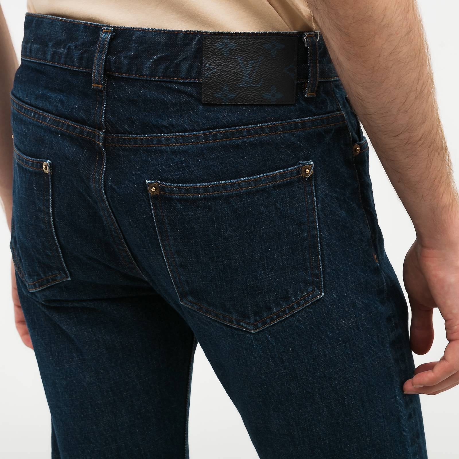 Джинсы синего цвета Louis Vuitton - фото из каталога магазина брендовой одежды Second Friend Store Джинсы Louis Vuitton - купить оригинал в секонд-хенде SFS - 4