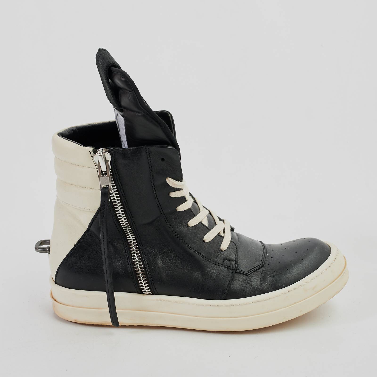 Кеды черного цвета Rick Owens - фото из каталога магазина брендовой одежды Second Friend Store Кеды Rick Owens - купить оригинал в секонд-хенде SFS - 1
