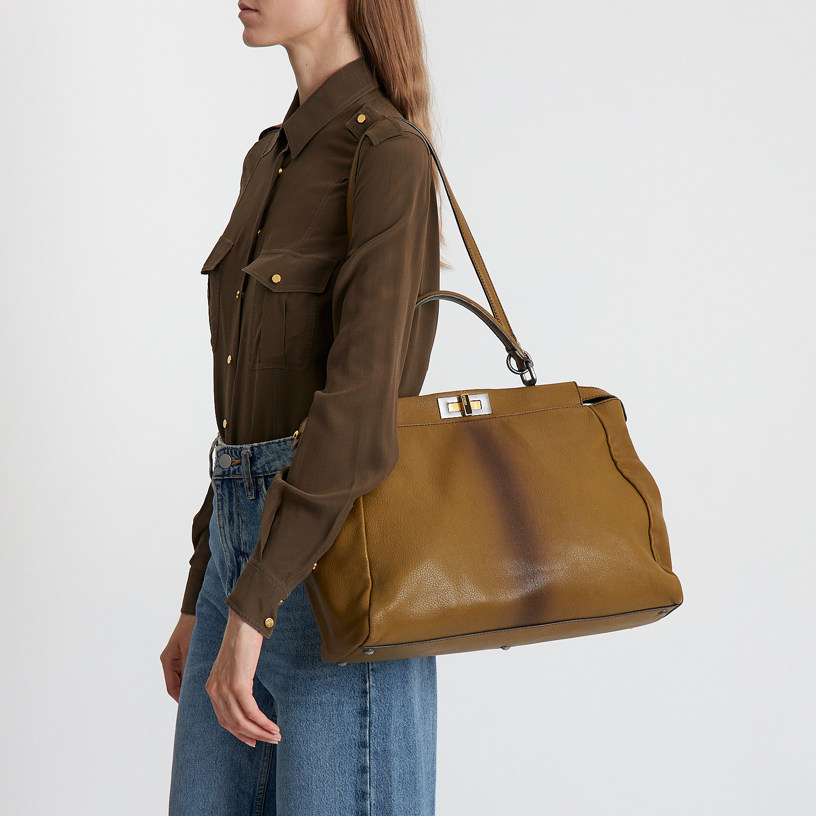 Сумка коричневого цвета Fendi - фото из каталога магазина брендовой одежды Second Friend Store Сумка Fendi - купить оригинал в секонд-хенде SFS - 2