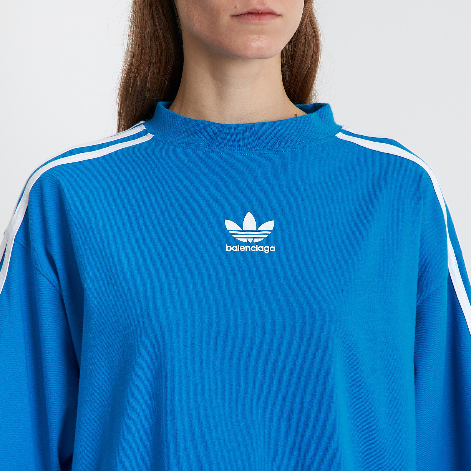 Футболка Adidas х синего цвета Balenciaga - фото из каталога магазина брендовой одежды Second Friend Store Футболка Adidas х Balenciaga - купить оригинал в секонд-хенде SFS - 4