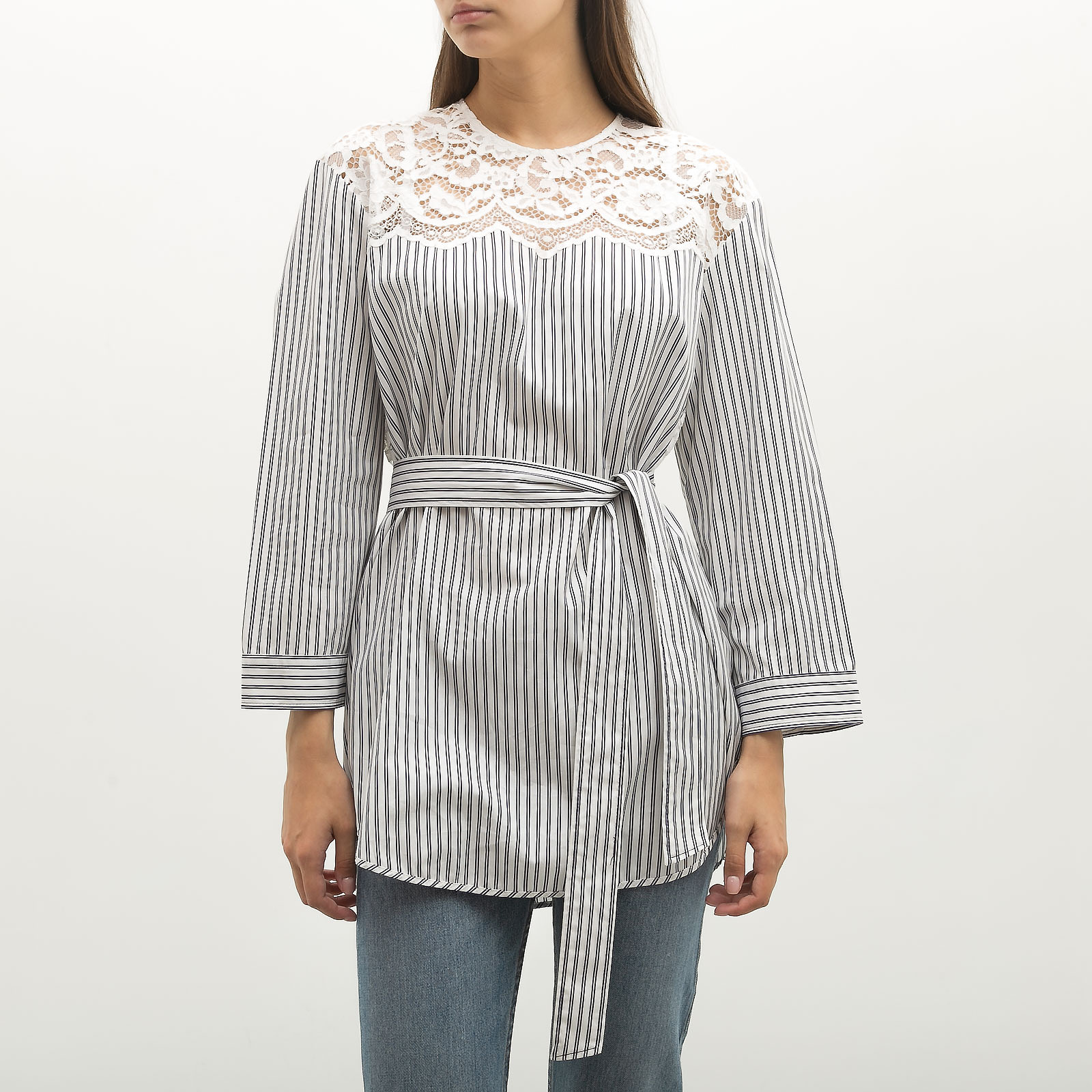 Блуза  белого цвета Sandro - фото из каталога магазина брендовой одежды Second Friend Store Блуза Sandro - купить оригинал в секонд-хенде SFS - 1