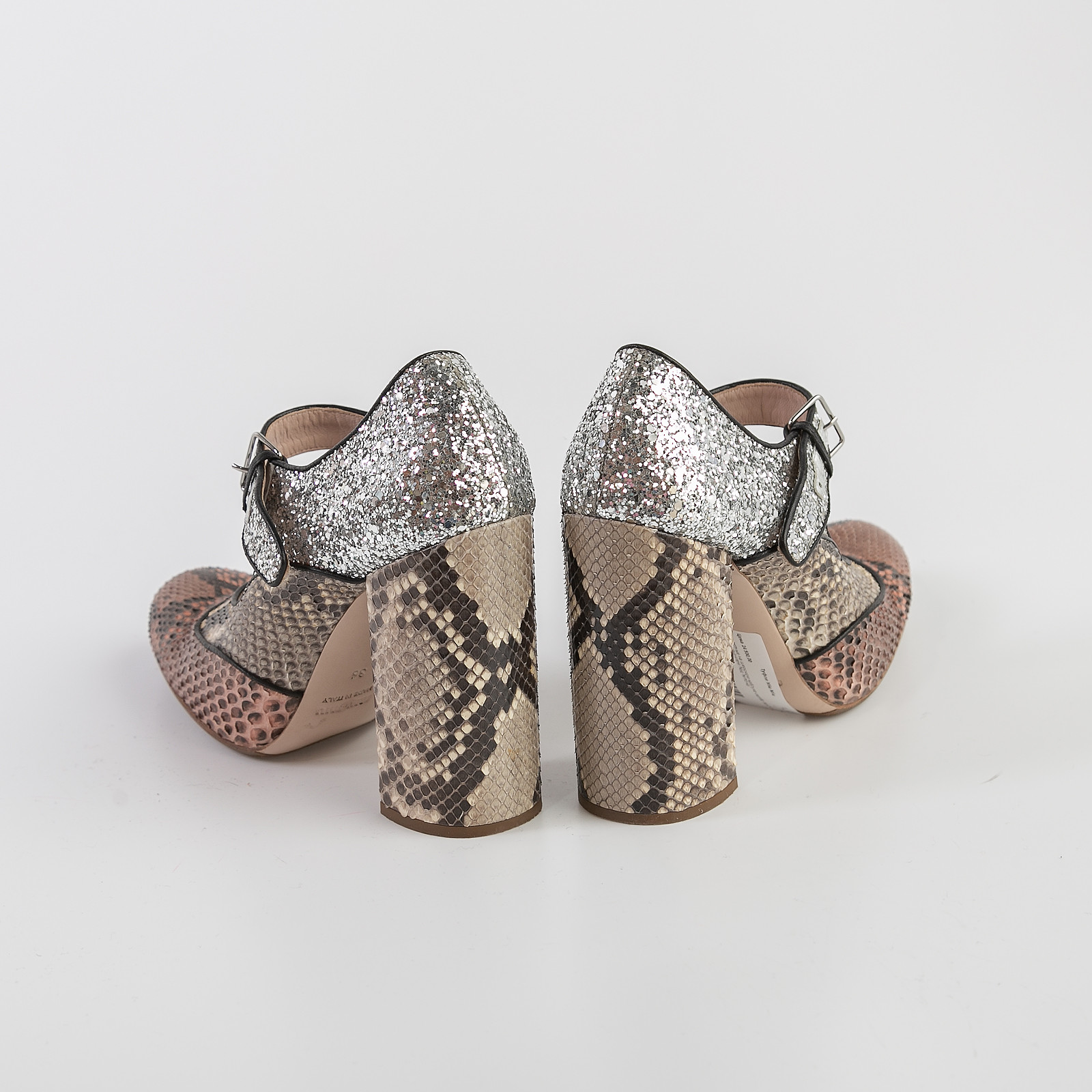 Туфли серого цвета Miu Miu - фото из каталога магазина брендовой одежды Second Friend Store Туфли Miu Miu - купить оригинал в секонд-хенде SFS - 3