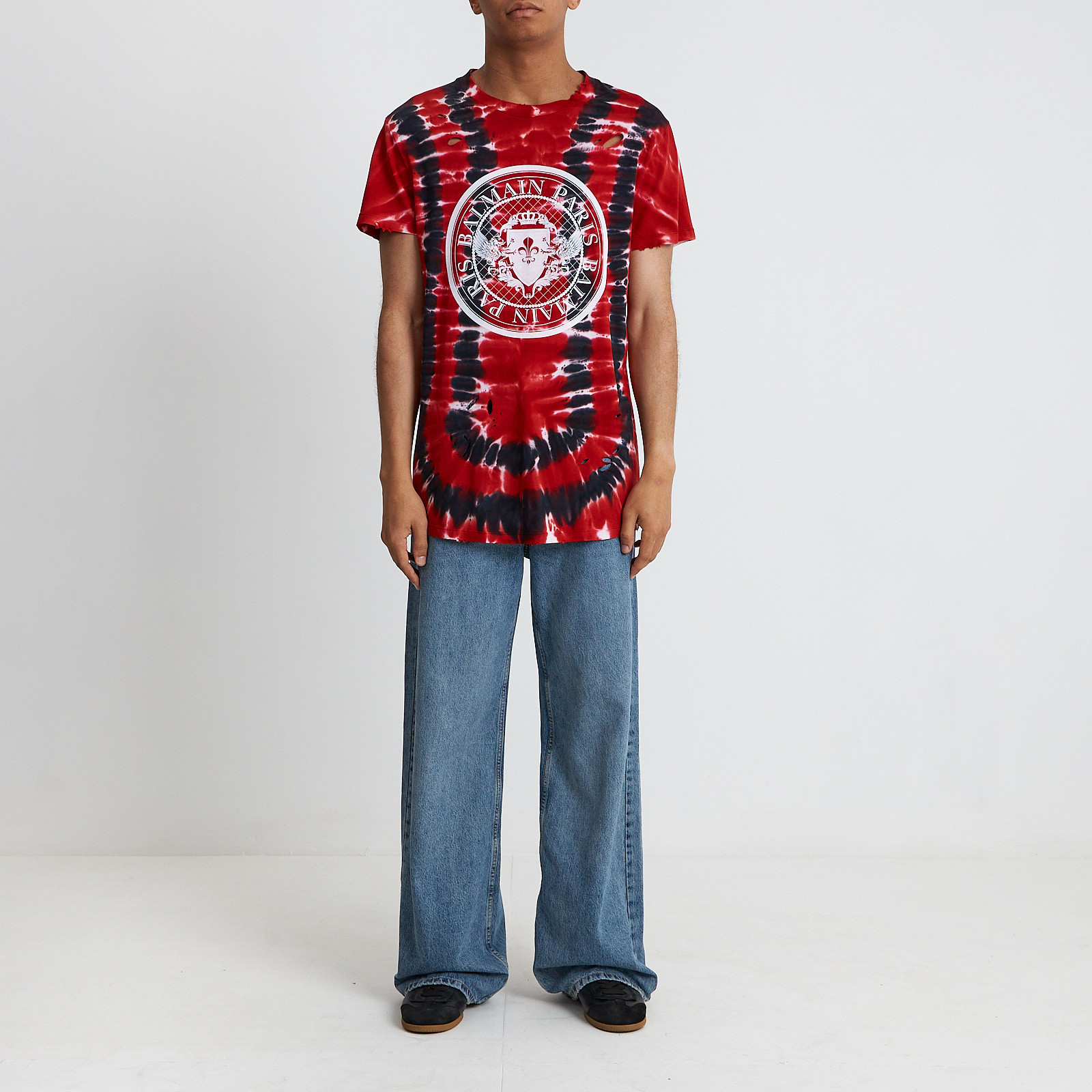 Футболка красного цвета Balmain - фото из каталога магазина брендовой одежды Second Friend Store Футболка Balmain - купить оригинал в секонд-хенде SFS - 2