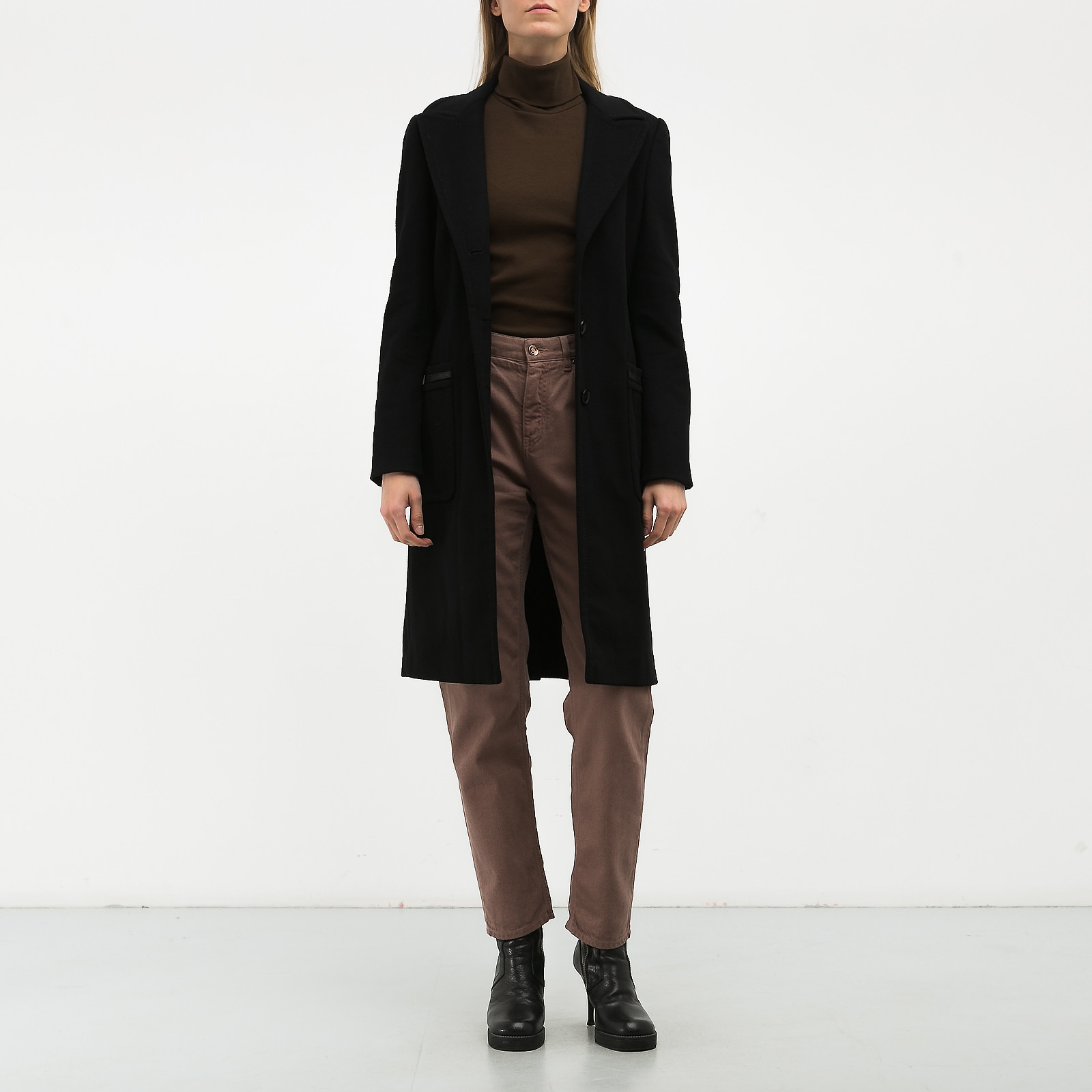 Пальто черного цвета Gucci - фото из каталога магазина брендовой одежды Second Friend Store Пальто Gucci - купить оригинал в секонд-хенде SFS - 2