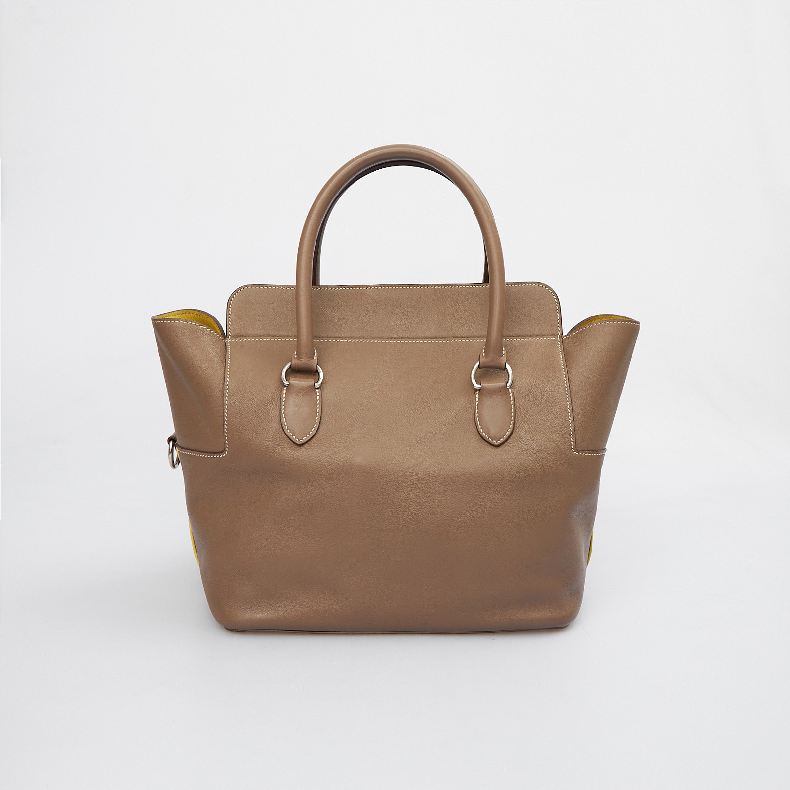 Сумка бежевого цвета Hermes - фото из каталога магазина брендовой одежды Second Friend Store Сумка Hermes - купить оригинал в секонд-хенде SFS - 3