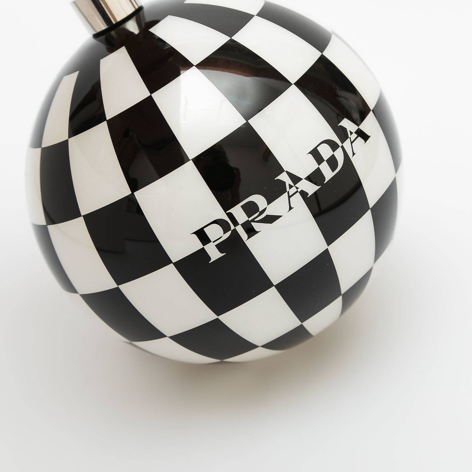 Шары черного цвета Prada - фото из каталога магазина брендовой одежды Second Friend Store Шары Prada - купить оригинал в секонд-хенде SFS - 3
