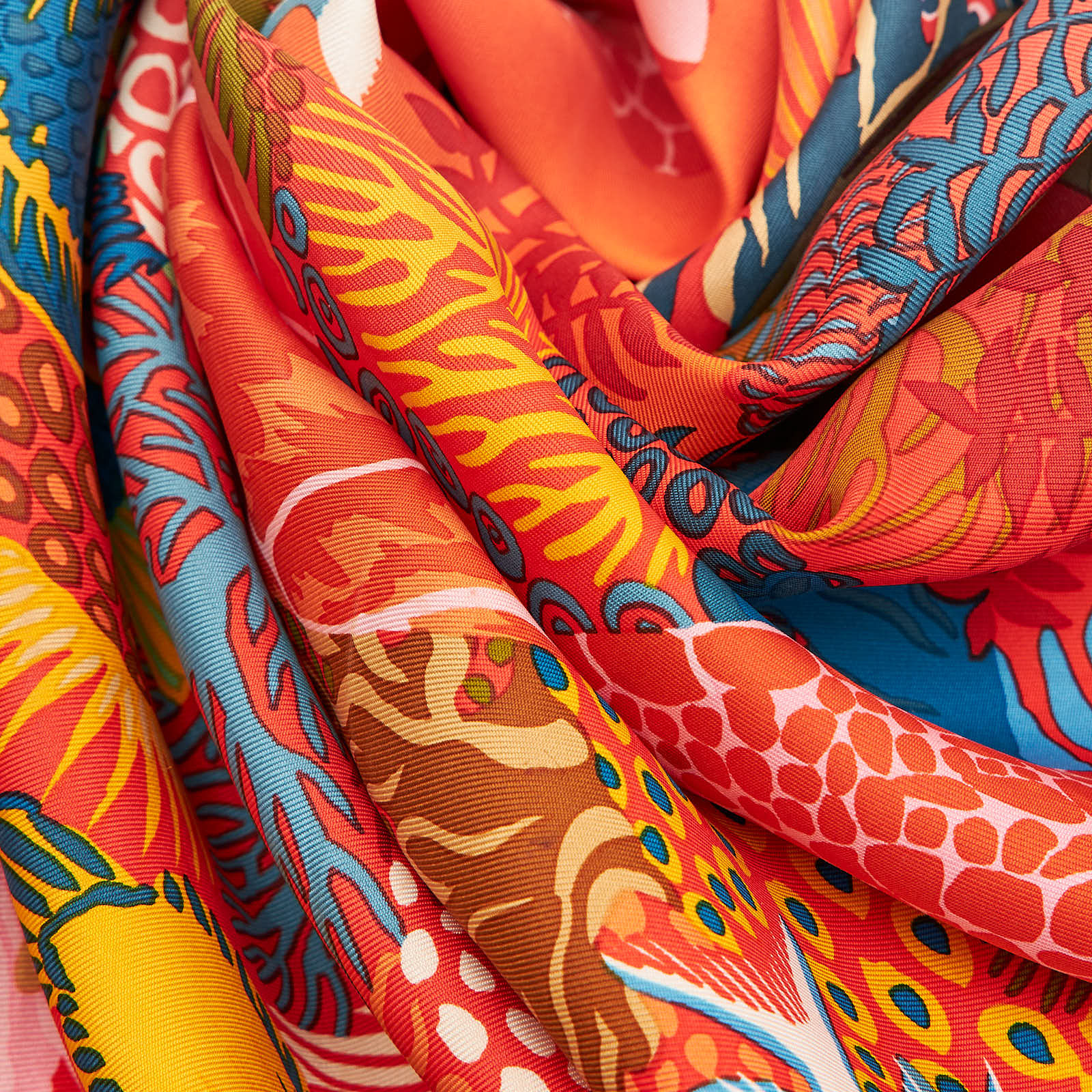 Платок оранжевого цвета Hermes - фото из каталога магазина брендовой одежды Second Friend Store Платок Hermes - купить оригинал в секонд-хенде SFS - 6