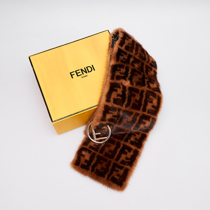Шарф Fendi