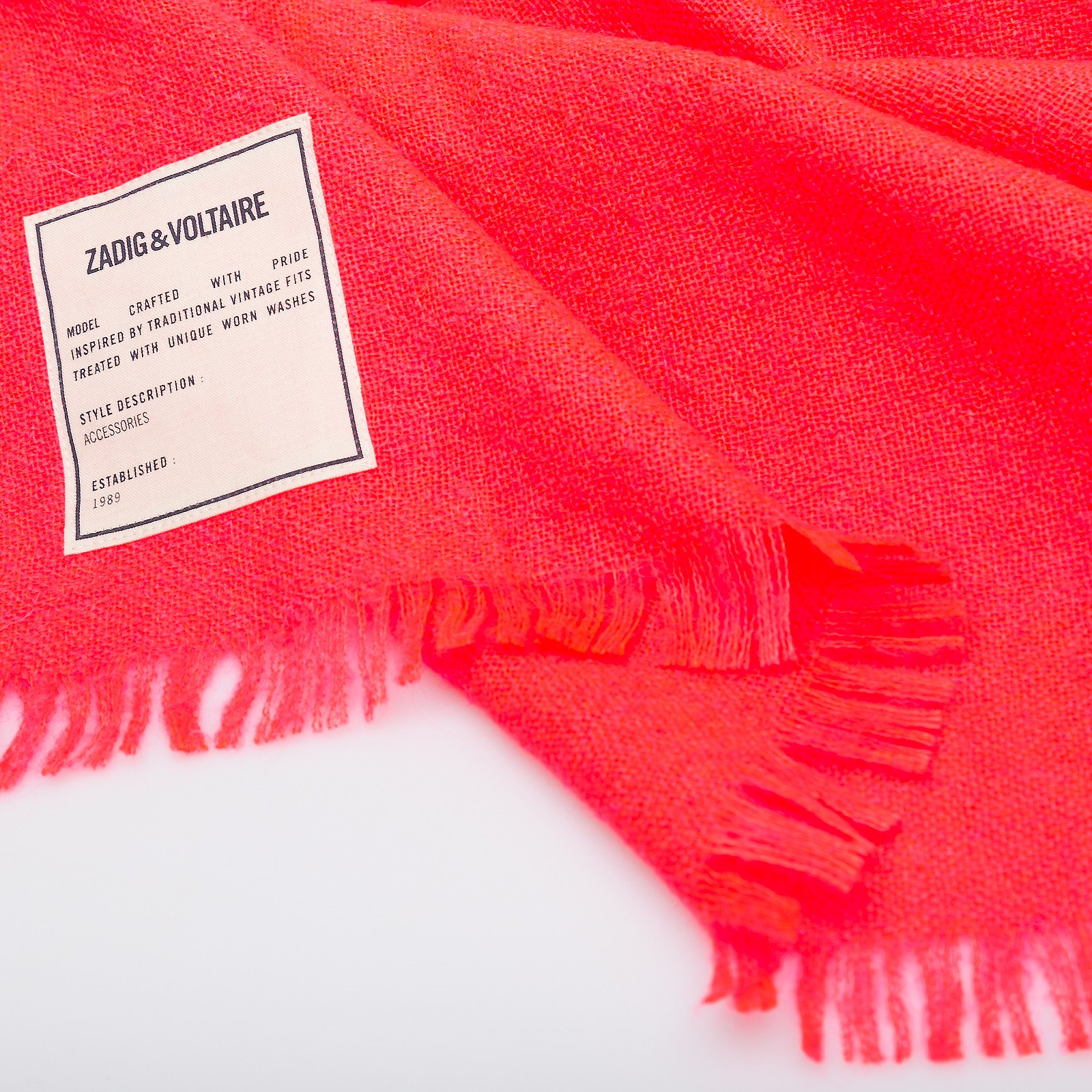 Шарф розового цвета Zadig & Voltaire - фото из каталога магазина брендовой одежды Second Friend Store Шарф Zadig & Voltaire - купить оригинал в секонд-хенде SFS - 4