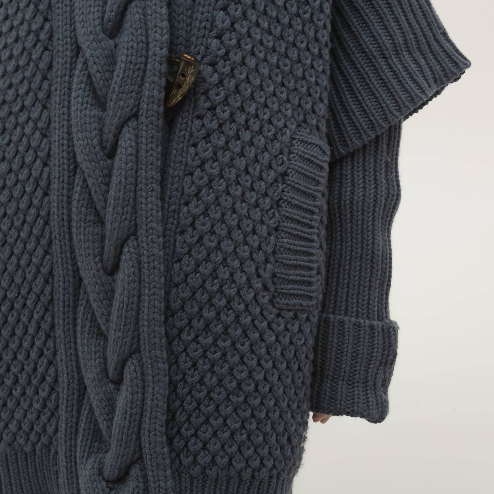 Кардиган синего цвета Loro Piana - фото из каталога магазина брендовой одежды Second Friend Store Кардиган Loro Piana - купить оригинал в секонд-хенде SFS - 5