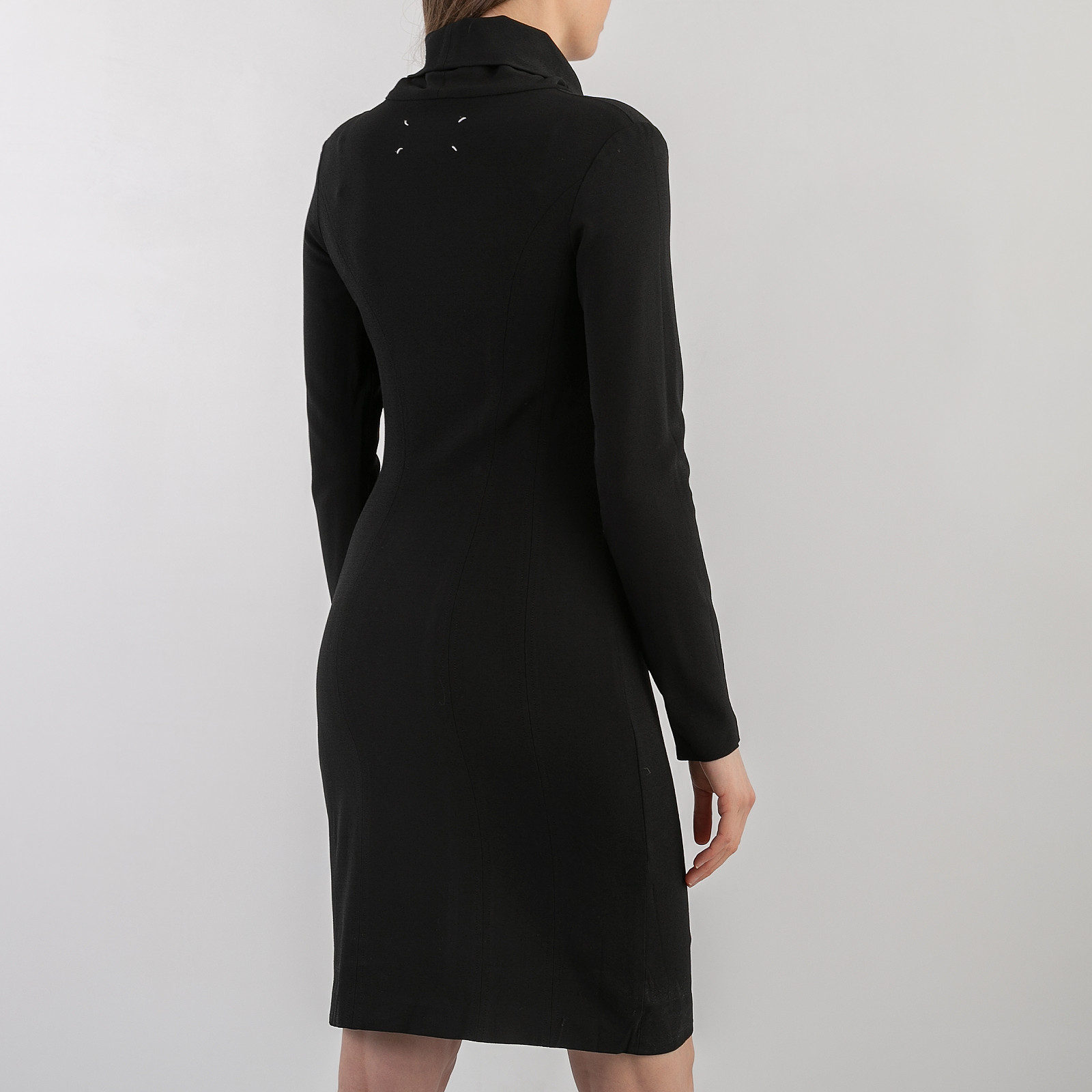 Платье черного цвета Maison Margiela - фото из каталога магазина брендовой одежды Second Friend Store Платье Maison Margiela - купить оригинал в секонд-хенде SFS - 2