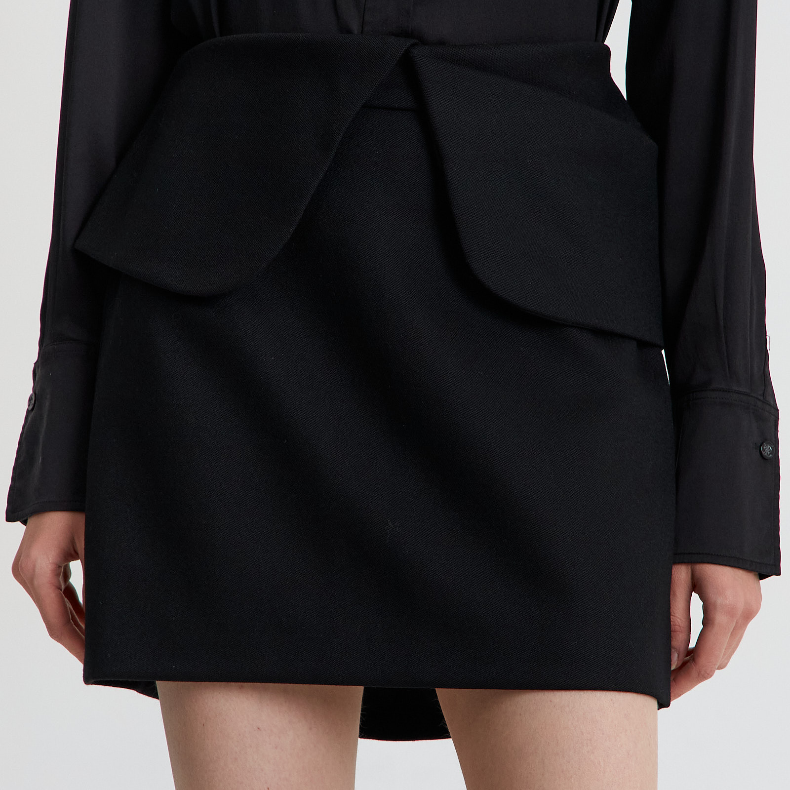 Юбка черного цвета JW Anderson - фото из каталога магазина брендовой одежды Second Friend Store Юбка JW Anderson - купить оригинал в секонд-хенде SFS - 4