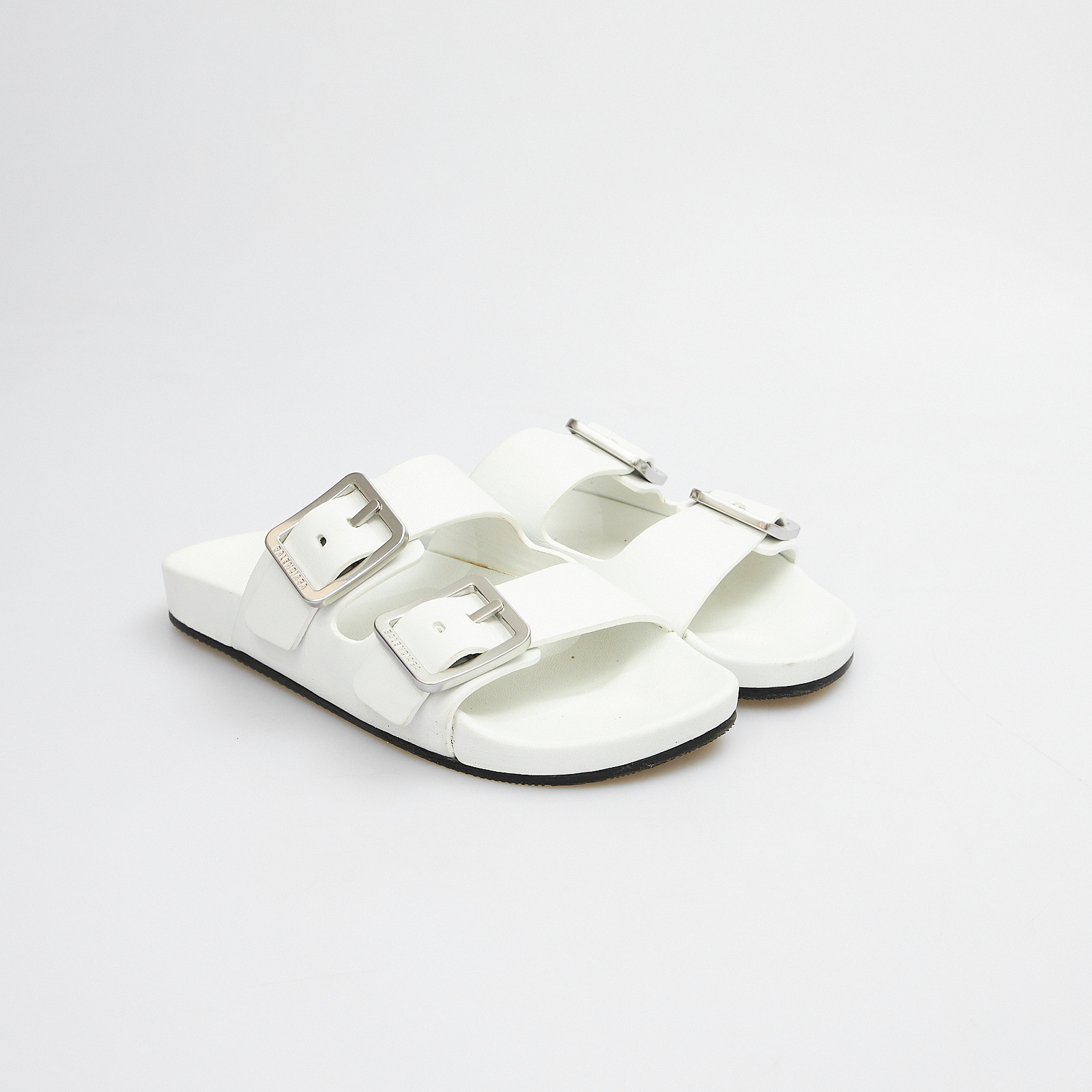 Сандалии белого цвета Balenciaga - фото из каталога магазина брендовой одежды Second Friend Store Сандалии Balenciaga - купить оригинал в секонд-хенде SFS - 2