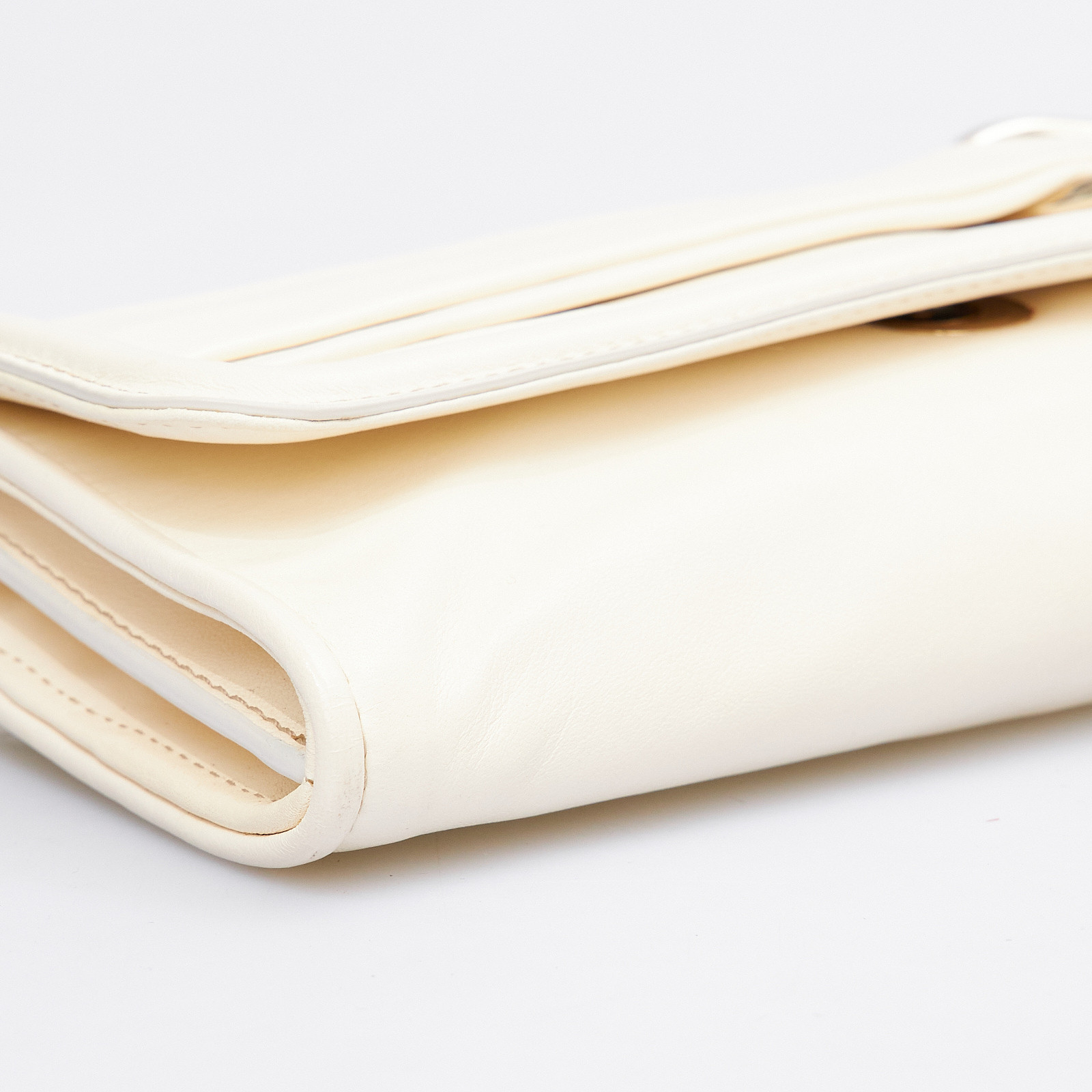 Клатч белого цвета Celine - фото из каталога магазина брендовой одежды Second Friend Store Клатч Celine - купить оригинал в секонд-хенде SFS - 5