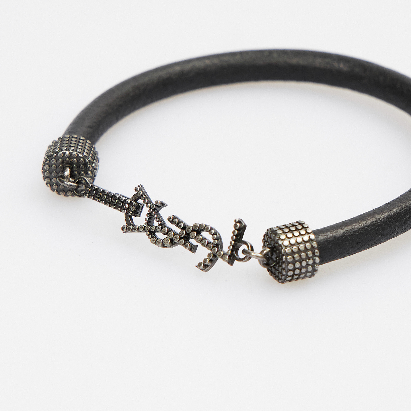 Браслет черного цвета Saint Laurent - фото из каталога магазина брендовой одежды Second Friend Store Браслет Saint Laurent - купить оригинал в секонд-хенде SFS - 4