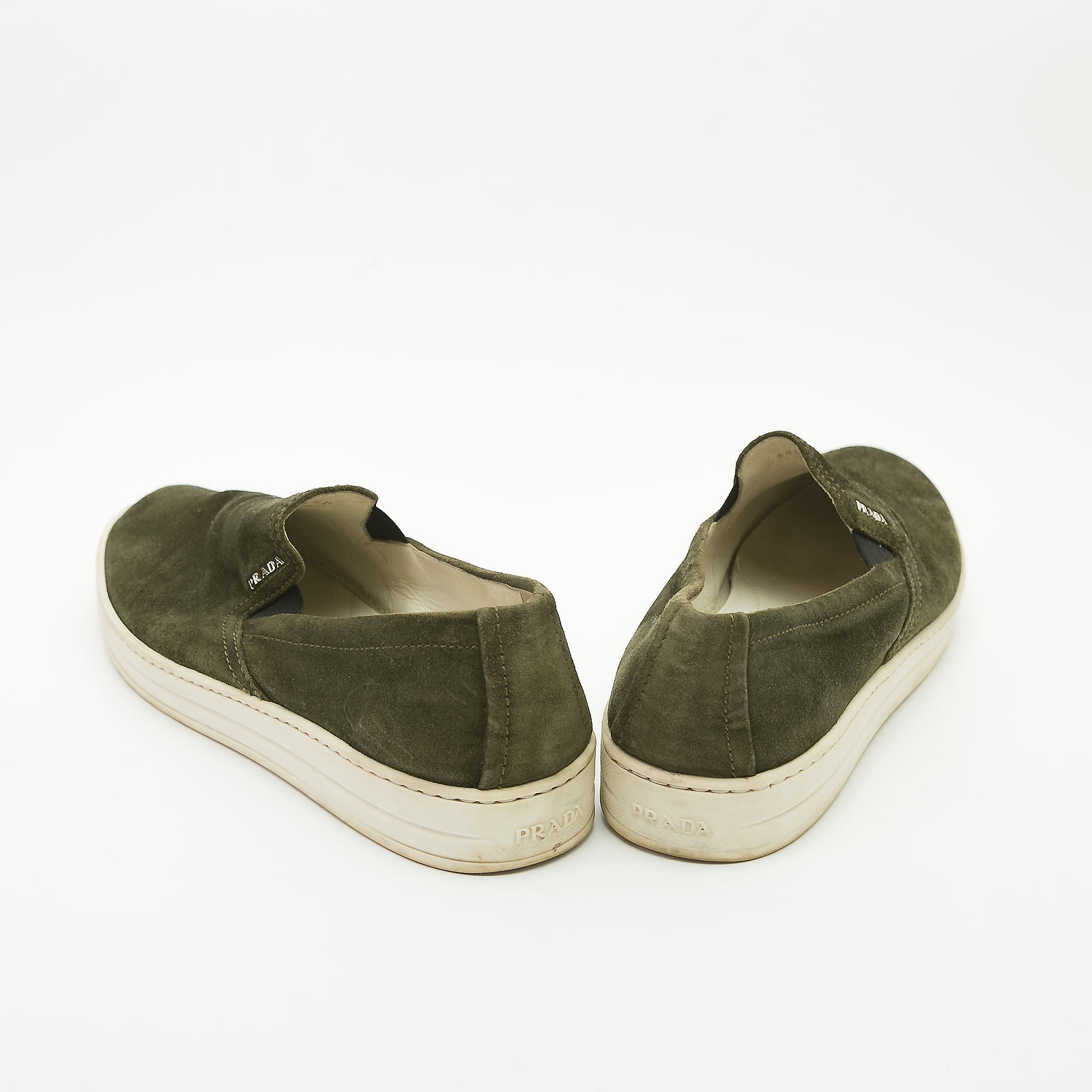 Слипоны зеленого цвета Prada - фото из каталога магазина брендовой одежды Second Friend Store Слипоны Prada - купить оригинал в секонд-хенде SFS - 3
