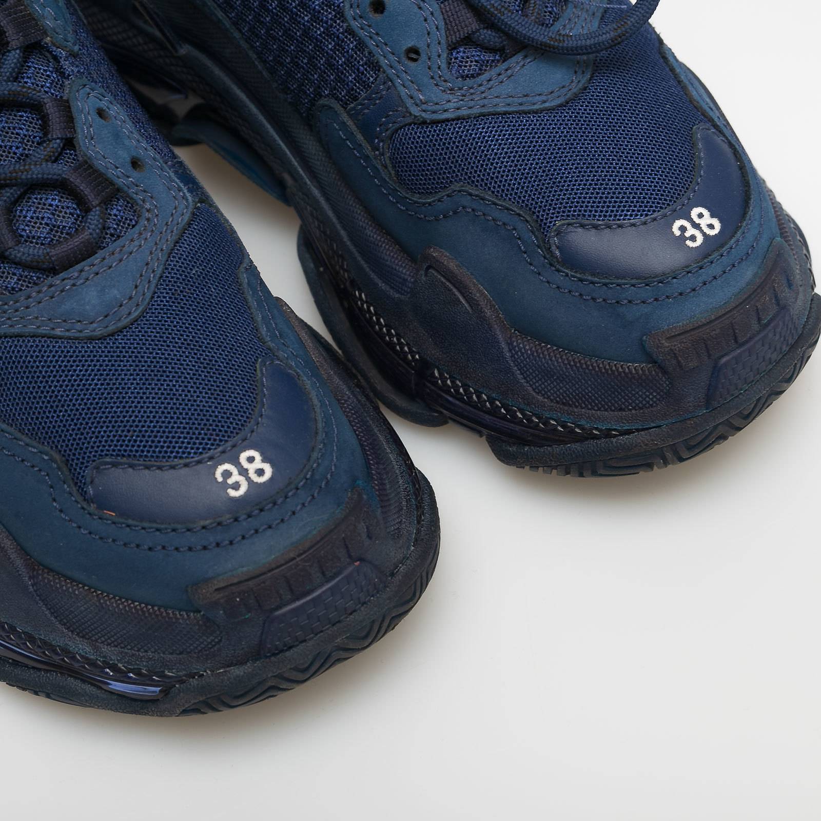 Кроссовки синего цвета Balenciaga - фото из каталога магазина брендовой одежды Second Friend Store Кроссовки Balenciaga - купить оригинал в секонд-хенде SFS - 3