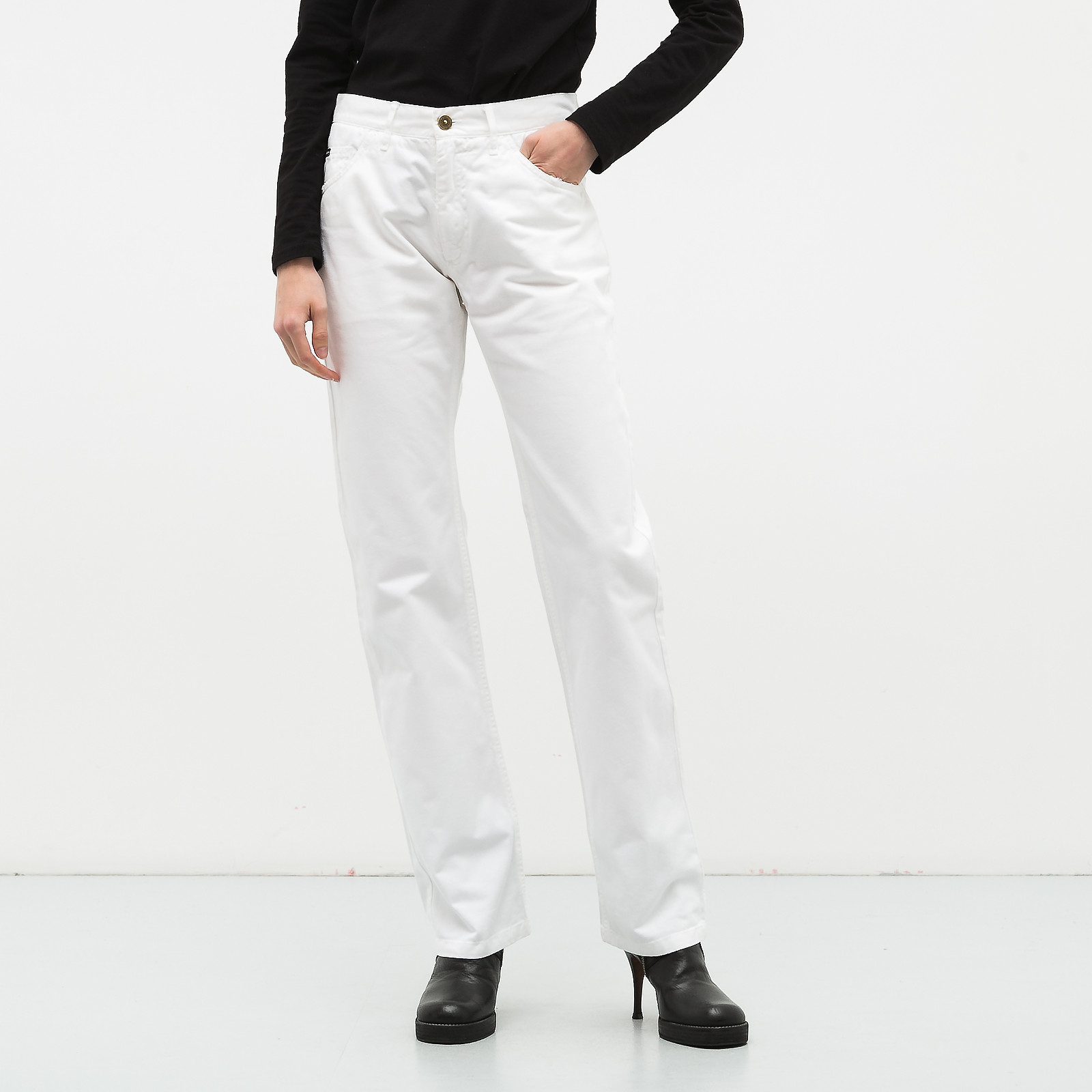 Джинсы белого цвета Dolce&Gabbana - фото из каталога магазина брендовой одежды Second Friend Store Джинсы Dolce&Gabbana - купить оригинал в секонд-хенде SFS - 1