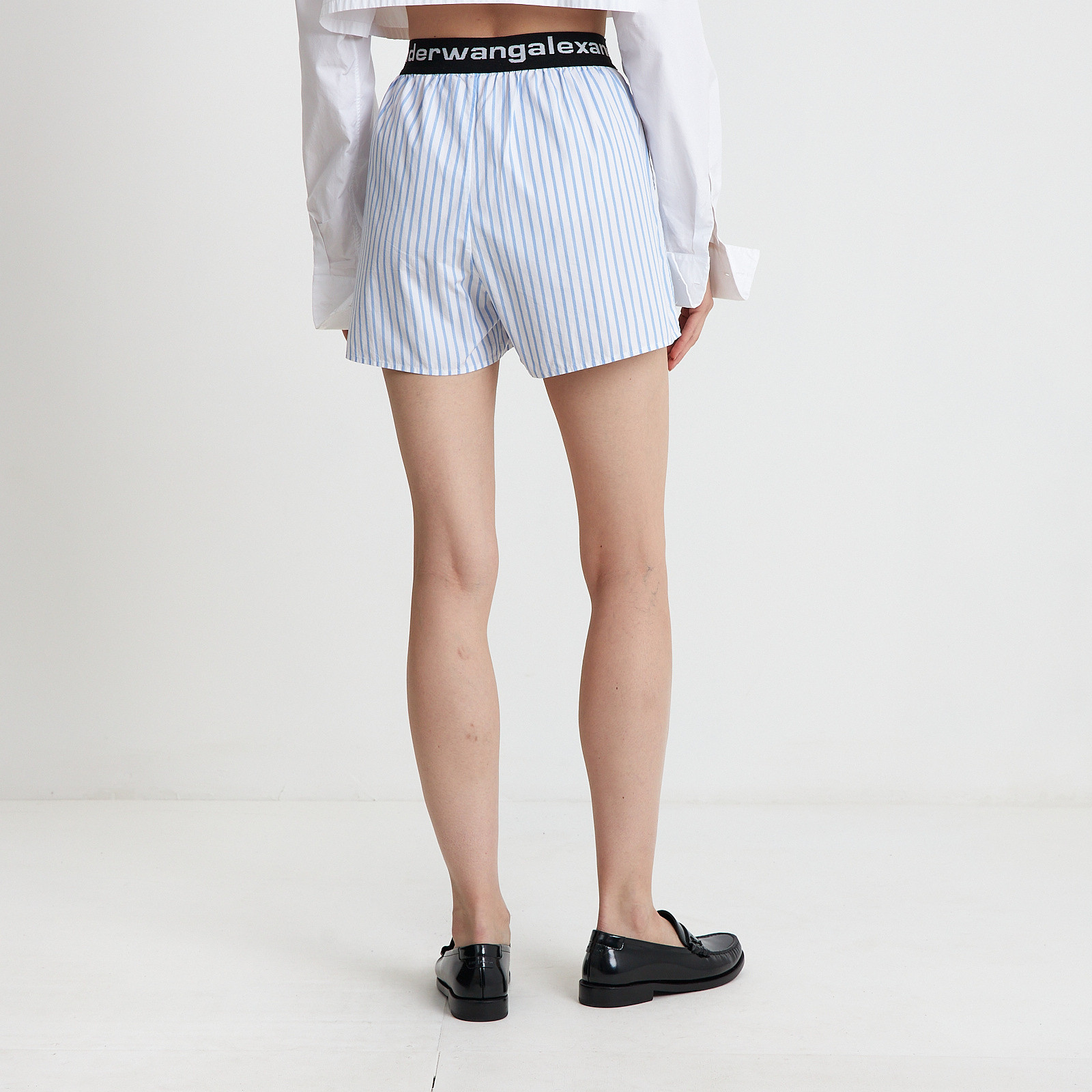 Шорты  голубого цвета Alexander Wang - фото из каталога магазина брендовой одежды Second Friend Store Шорты Alexander Wang - купить оригинал в секонд-хенде SFS - 3