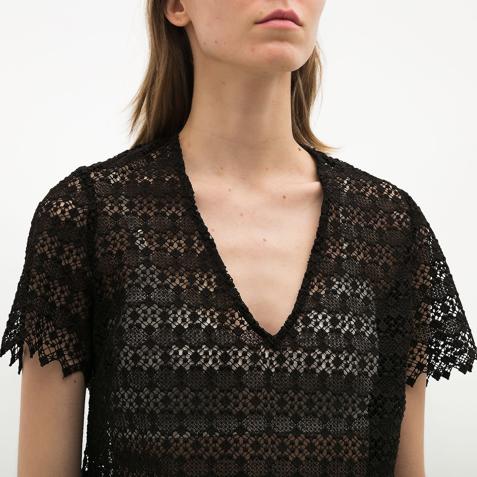 Топ черного цвета Sandro - фото из каталога магазина брендовой одежды Second Friend Store Топ Sandro - купить оригинал в секонд-хенде SFS - 4