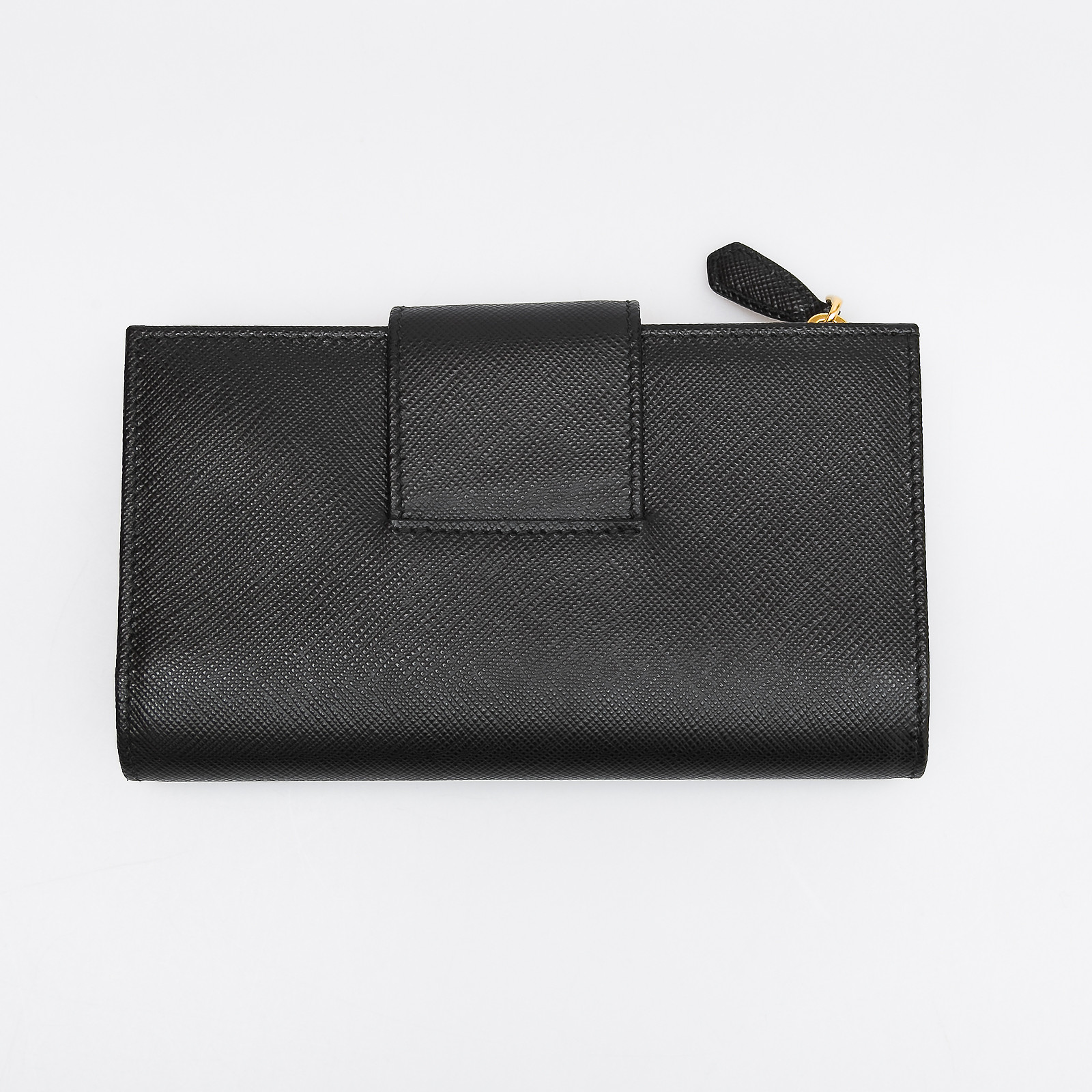 Кошелек черного цвета Prada - фото из каталога магазина брендовой одежды Second Friend Store Кошелек Prada - купить оригинал в секонд-хенде SFS - 3