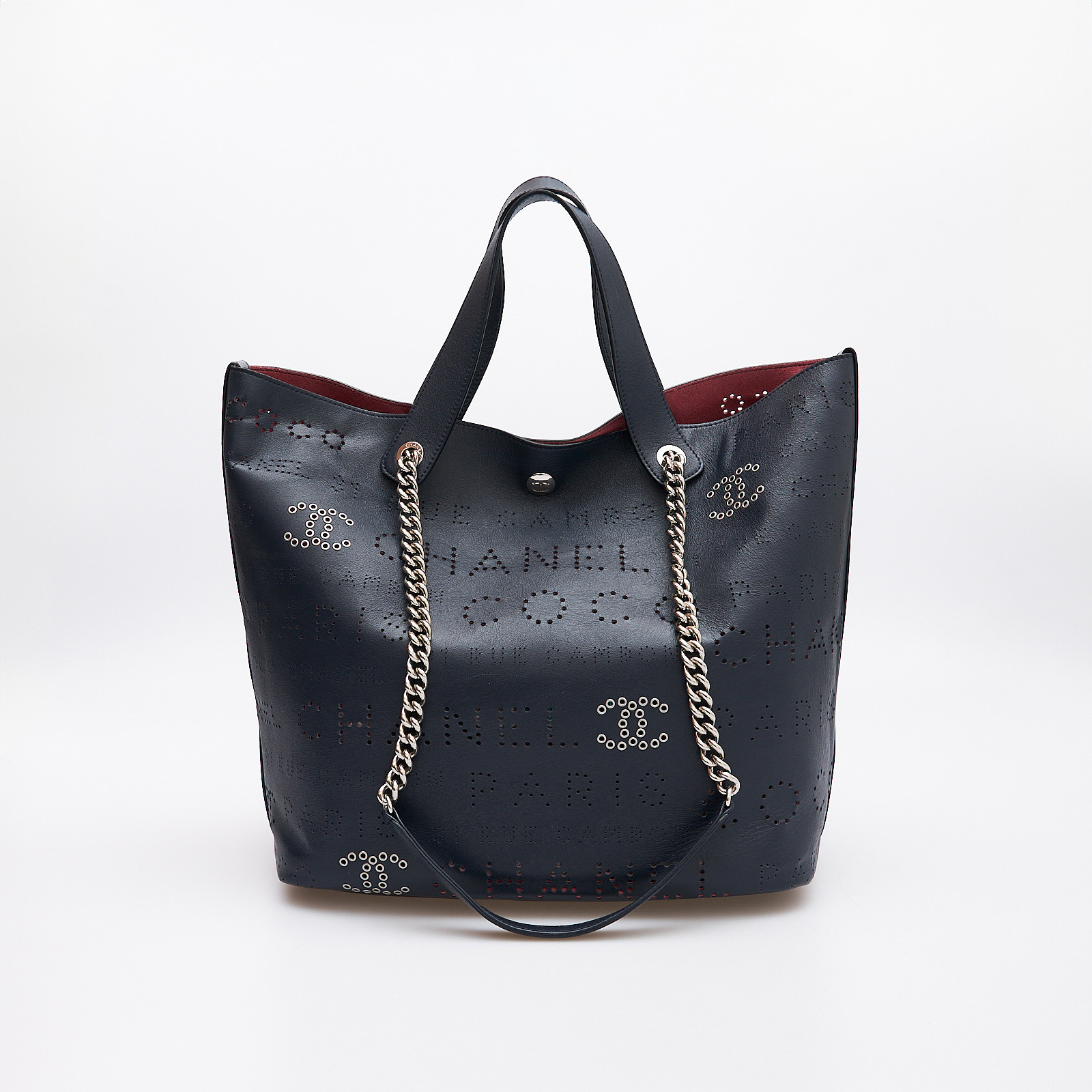 Сумка синего цвета Chanel - фото из каталога магазина брендовой одежды Second Friend Store Сумка Chanel - купить оригинал в секонд-хенде SFS - 4