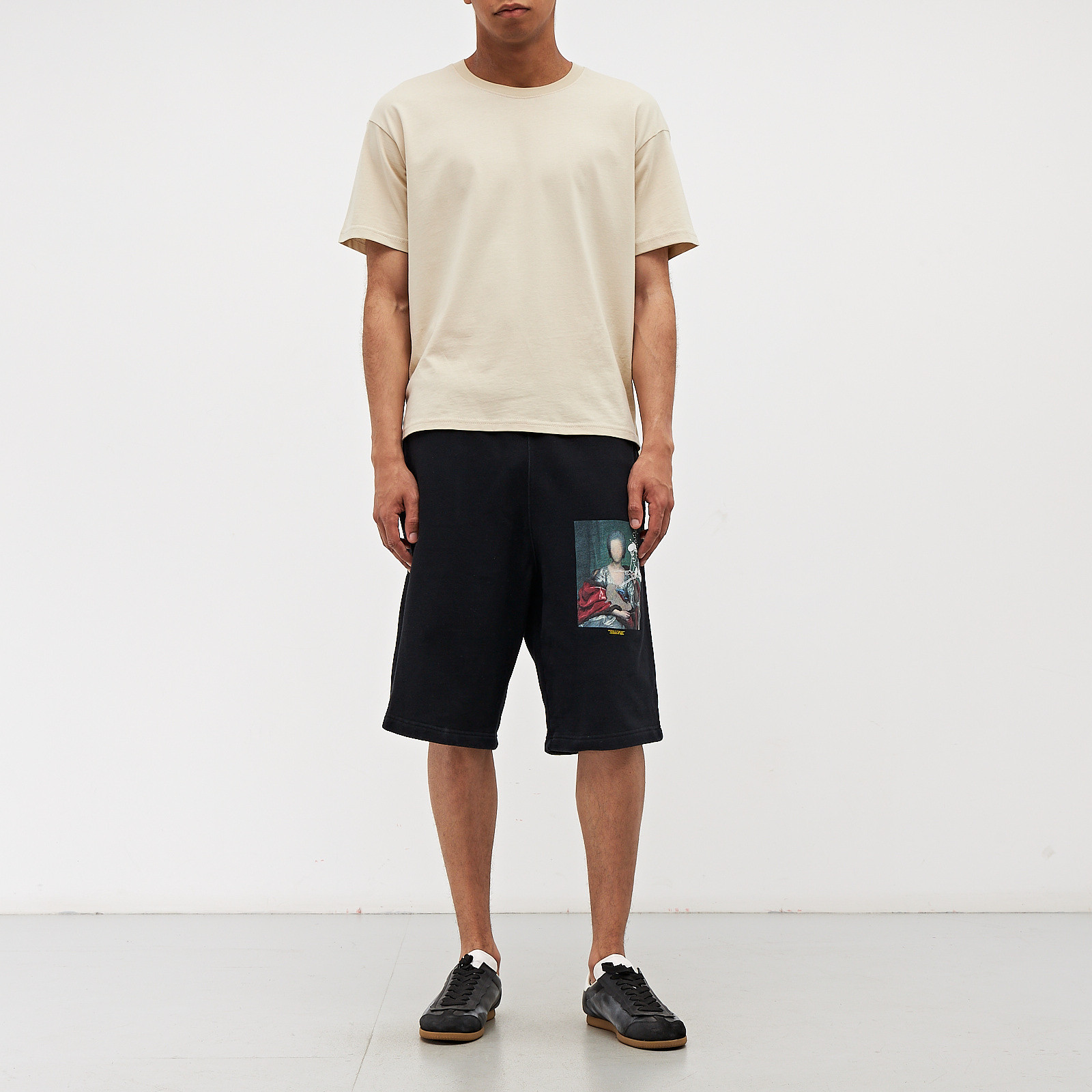 Шорты черного цвета Off-White - фото из каталога магазина брендовой одежды Second Friend Store Шорты Off-White - купить оригинал в секонд-хенде SFS - 2