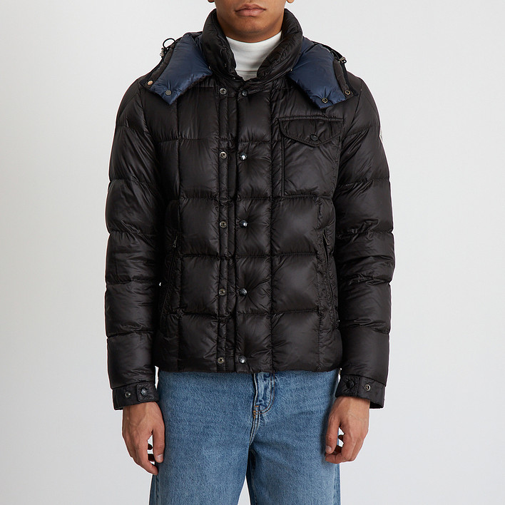 Пуховик Moncler