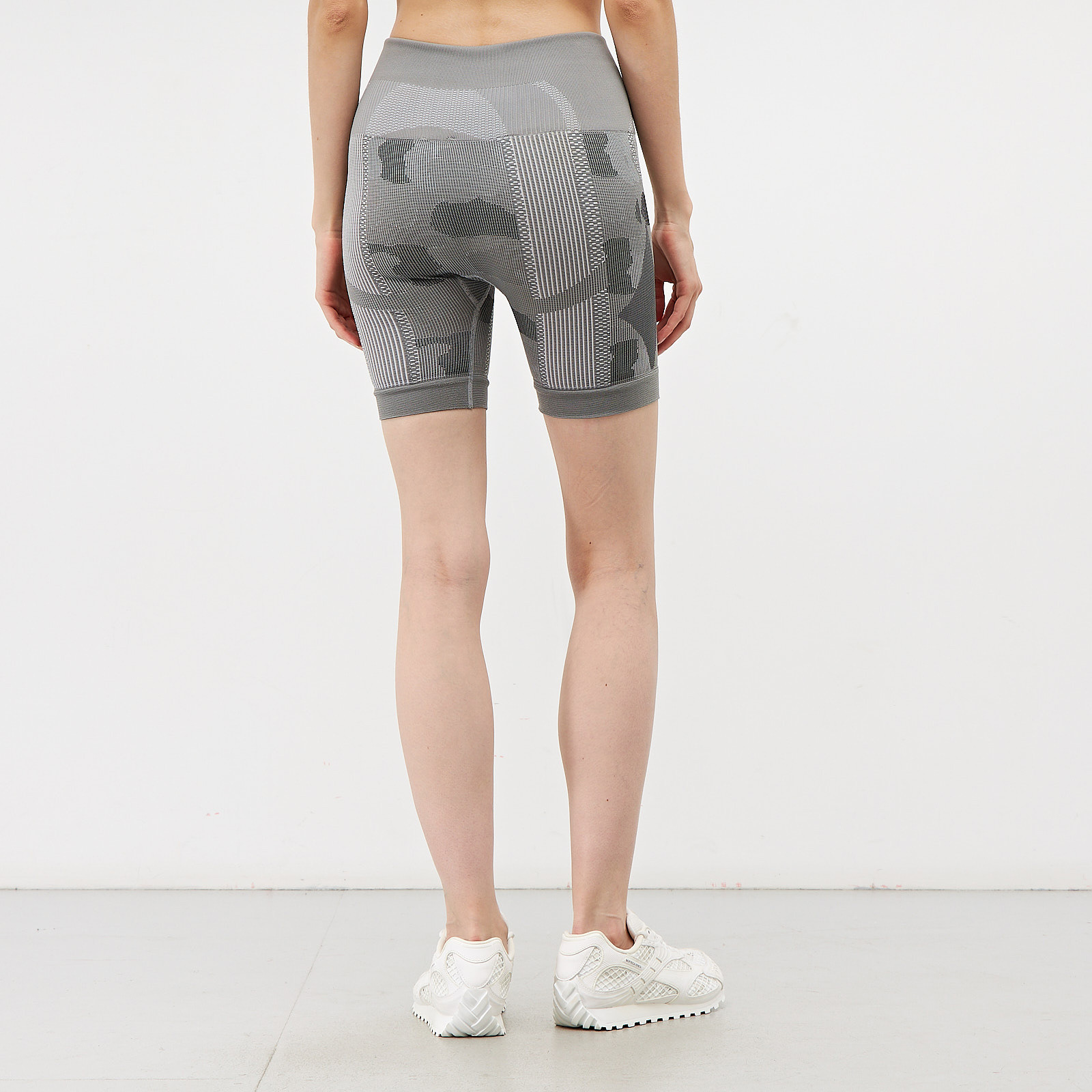 Шорты серого цвета MISBHV - фото из каталога магазина брендовой одежды Second Friend Store Шорты MISBHV - купить оригинал в секонд-хенде SFS - 3