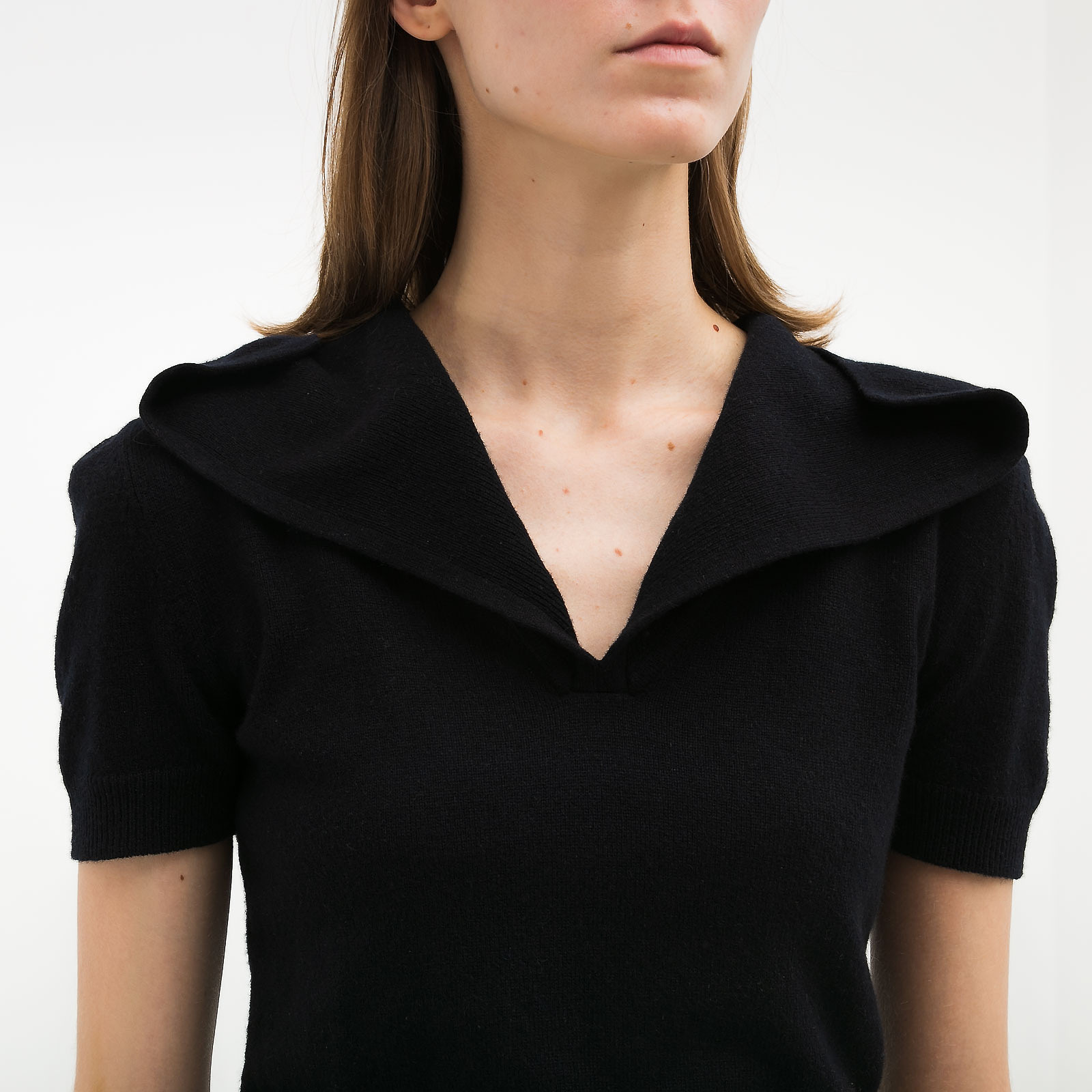 Джемпер черного цвета Celine - фото из каталога магазина брендовой одежды Second Friend Store Джемпер Celine - купить оригинал в секонд-хенде SFS - 4