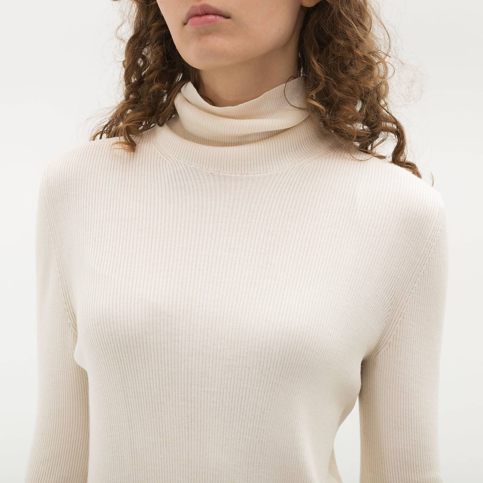 Водолазка белого цвета Tom Ford - фото из каталога магазина брендовой одежды Second Friend Store Водолазка Tom Ford - купить оригинал в секонд-хенде SFS - 4