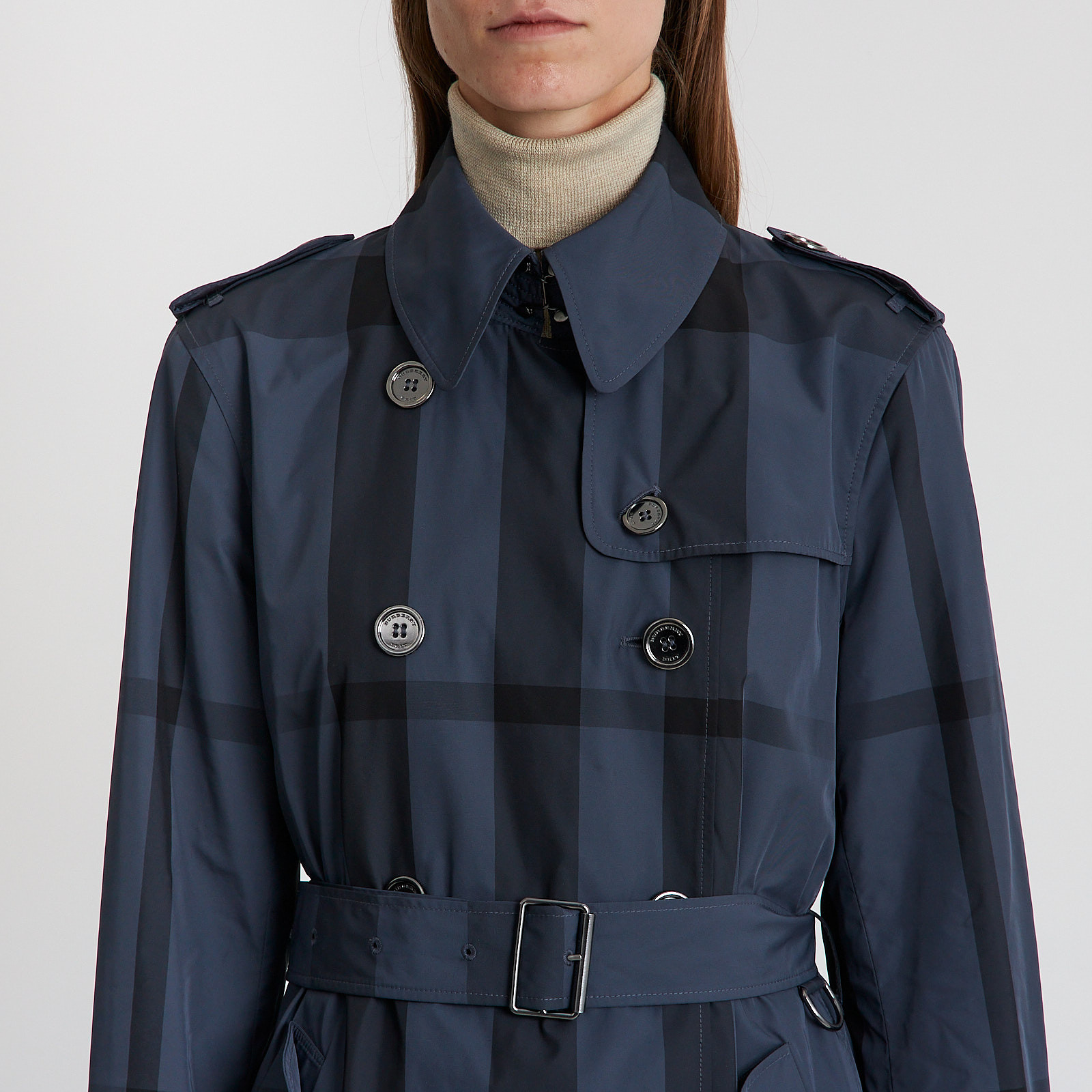 Тренч синего цвета Burberry Brit - фото из каталога магазина брендовой одежды Second Friend Store Тренч Burberry Brit - купить оригинал в секонд-хенде SFS - 4