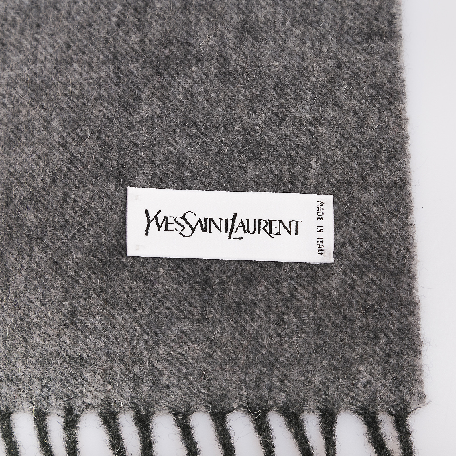 Шарф Yves Saint Laurent - купить оригинал в секонд-хенде SFS