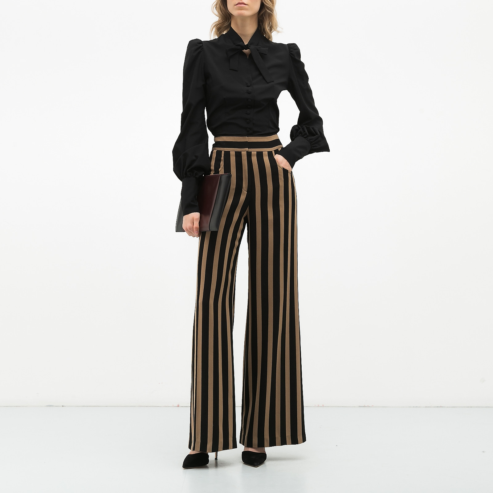 Брюки бежевого цвета Etro - фото из каталога магазина брендовой одежды Second Friend Store Брюки Etro - купить оригинал в секонд-хенде SFS - 2